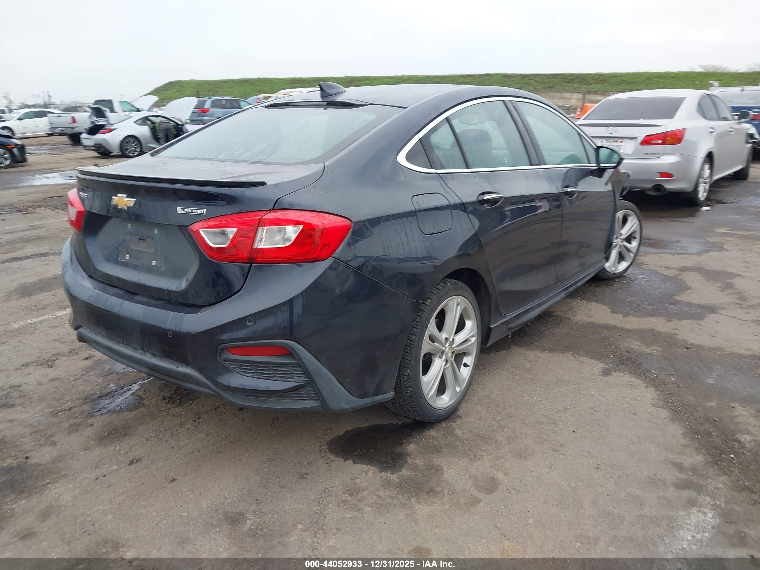 CHEVROLET CRUZE image 4