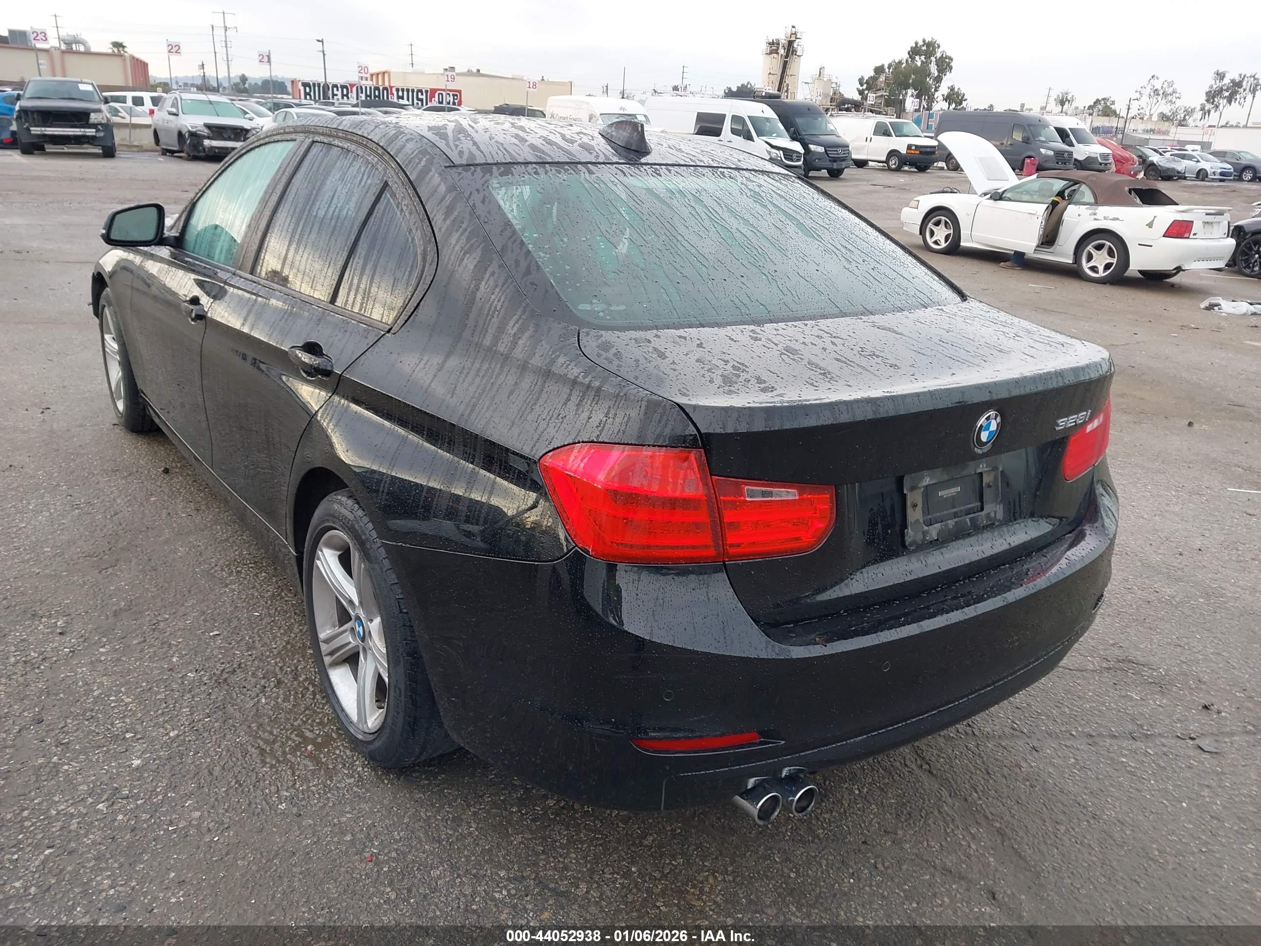 BMW 328I image 3
