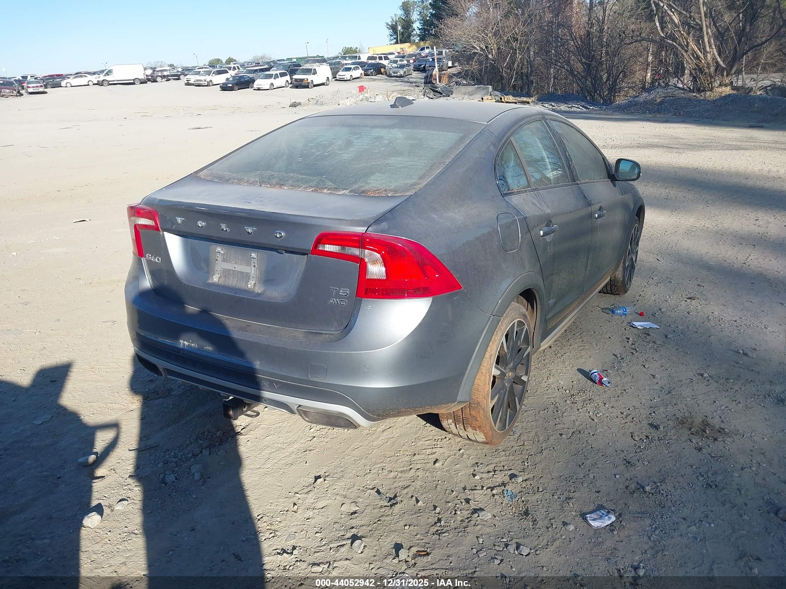 VOLVO S60 image 4