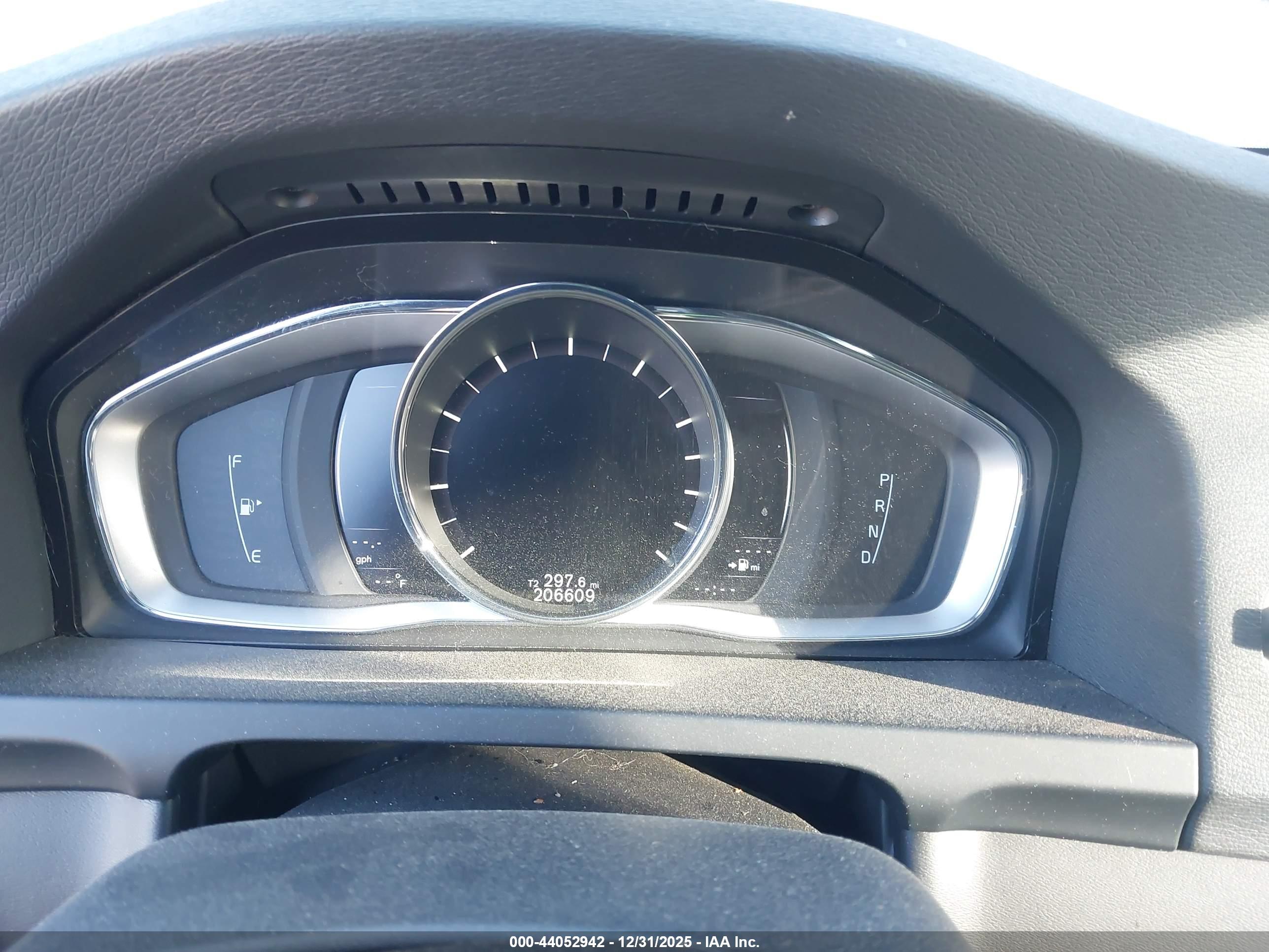 VOLVO S60 image 7