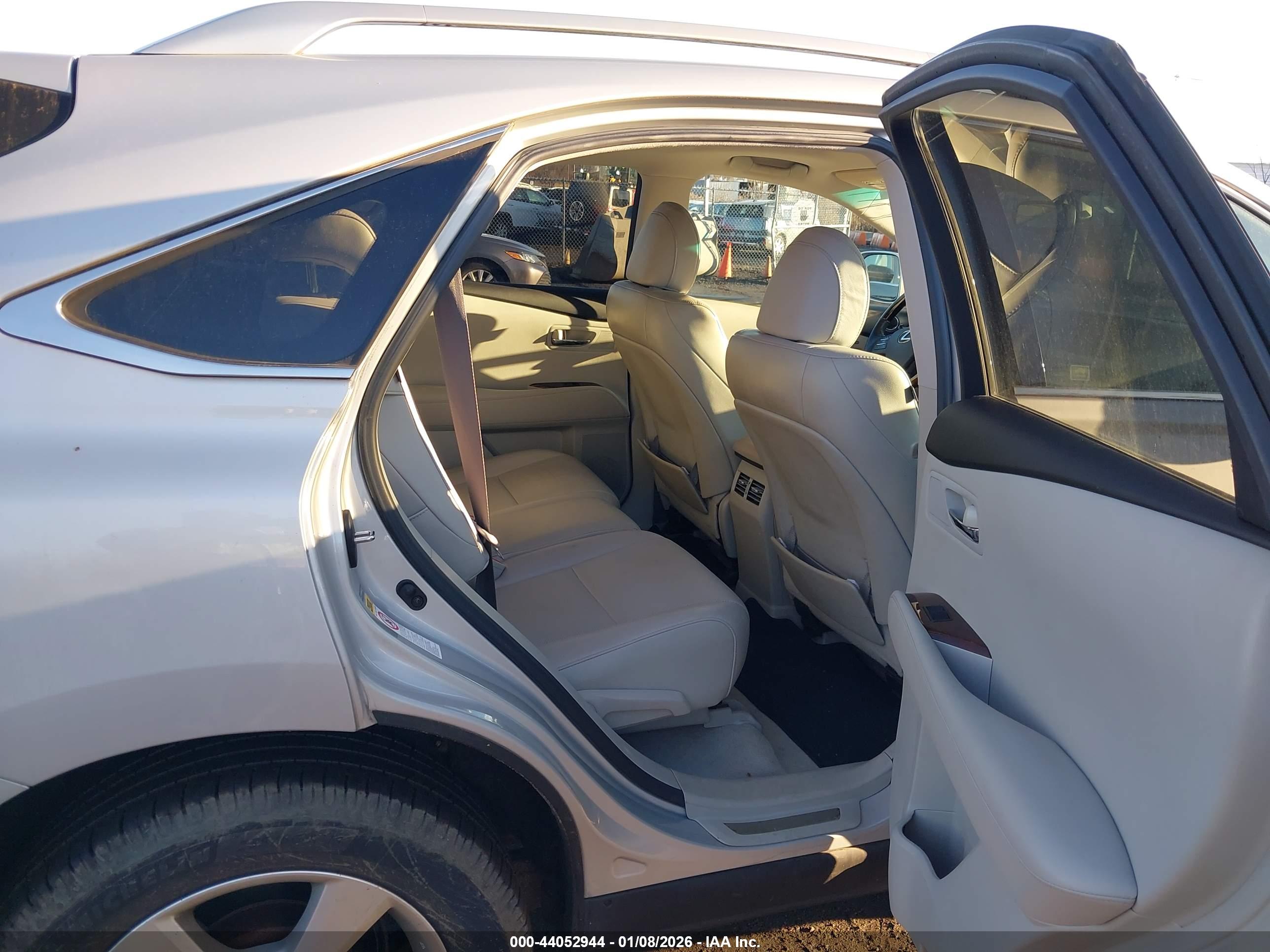 LEXUS RX image 8