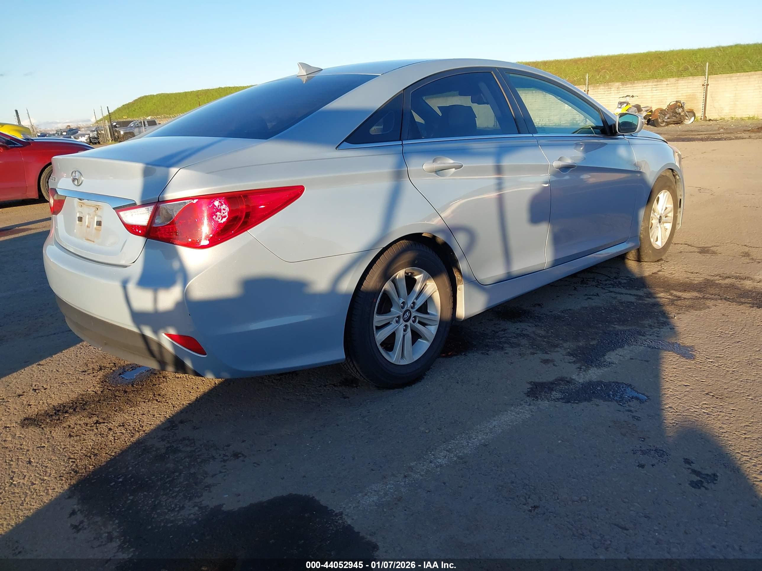 HYUNDAI SONATA image 4