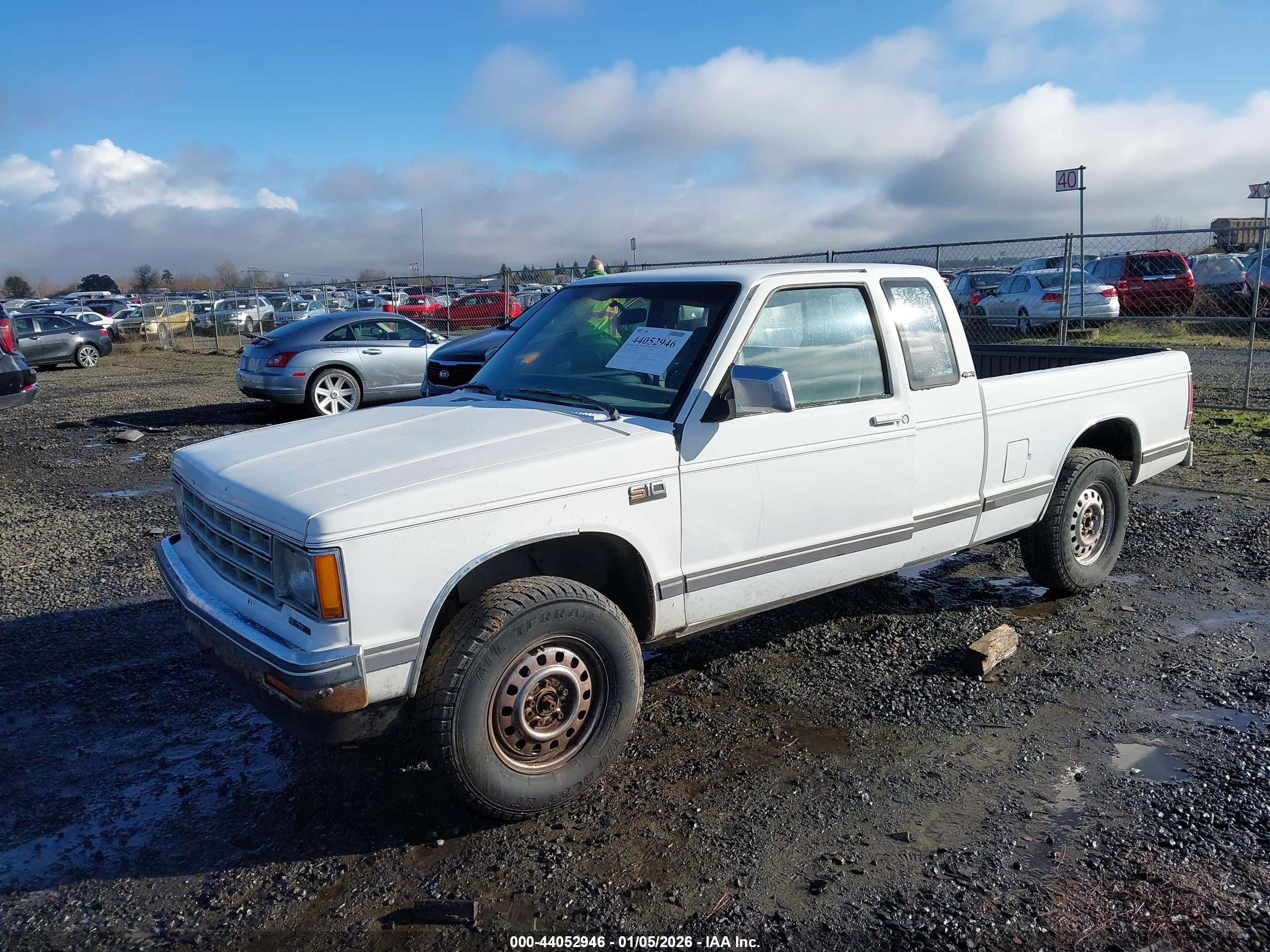 CHEVROLET S image 2