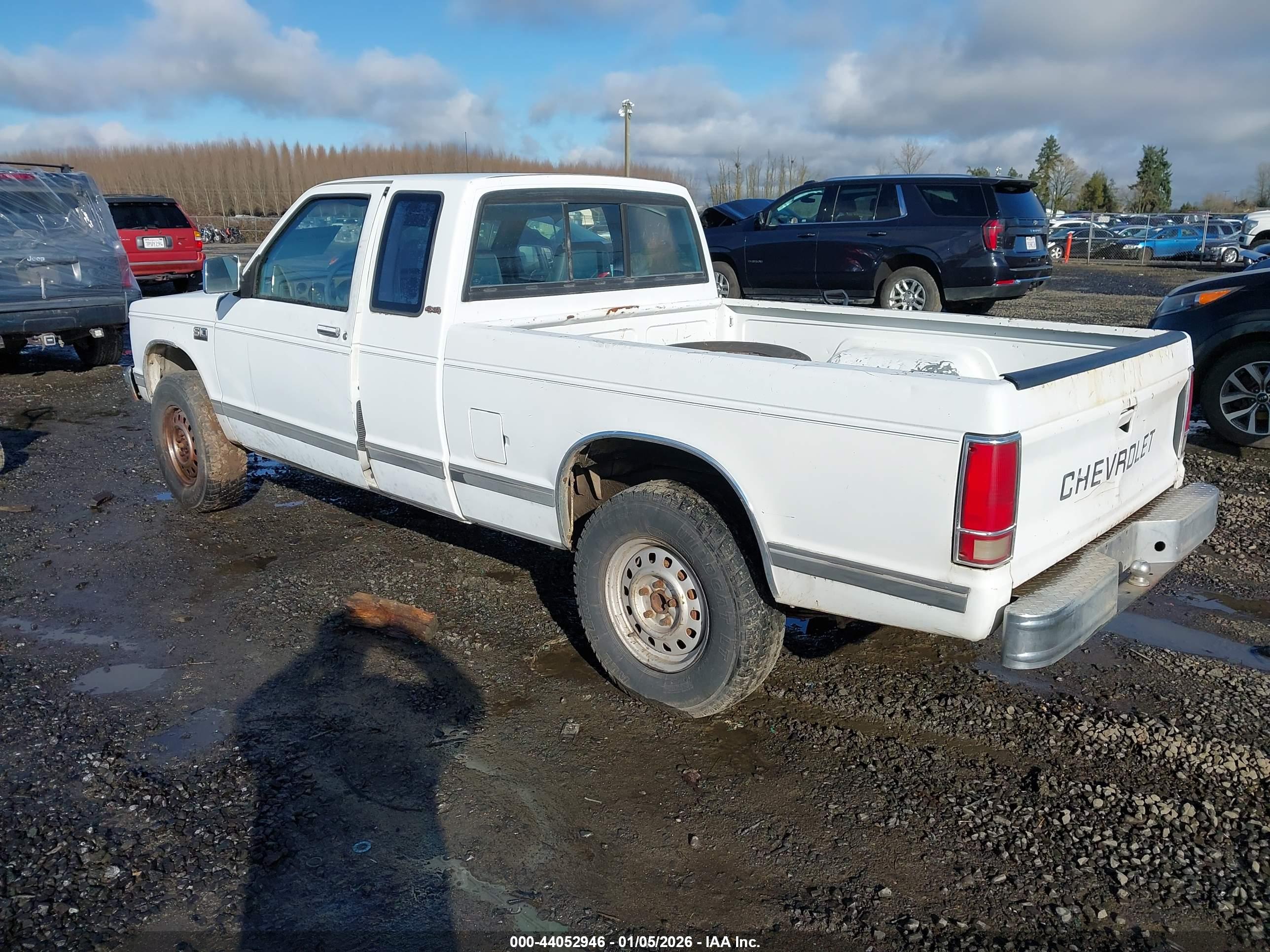CHEVROLET S image 3