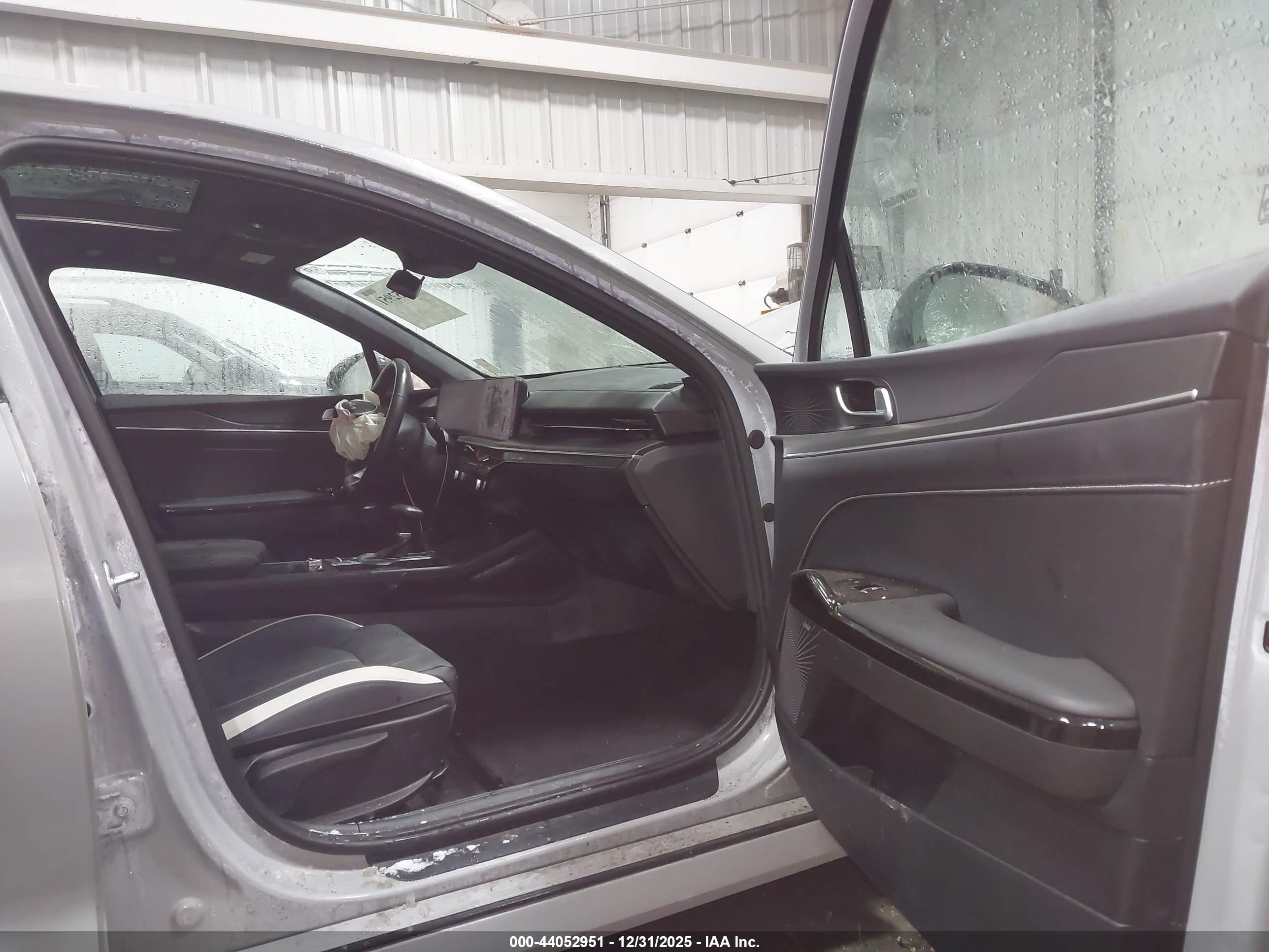 KIA K5 image 5