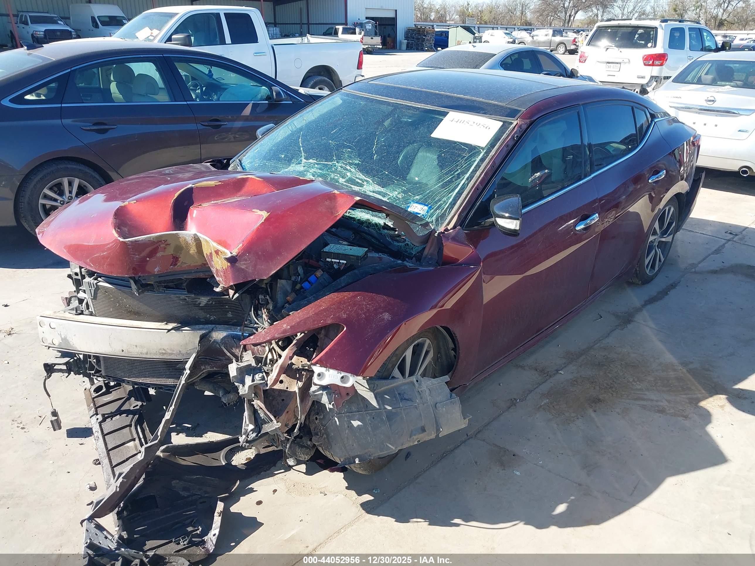 NISSAN MAXIMA image 2