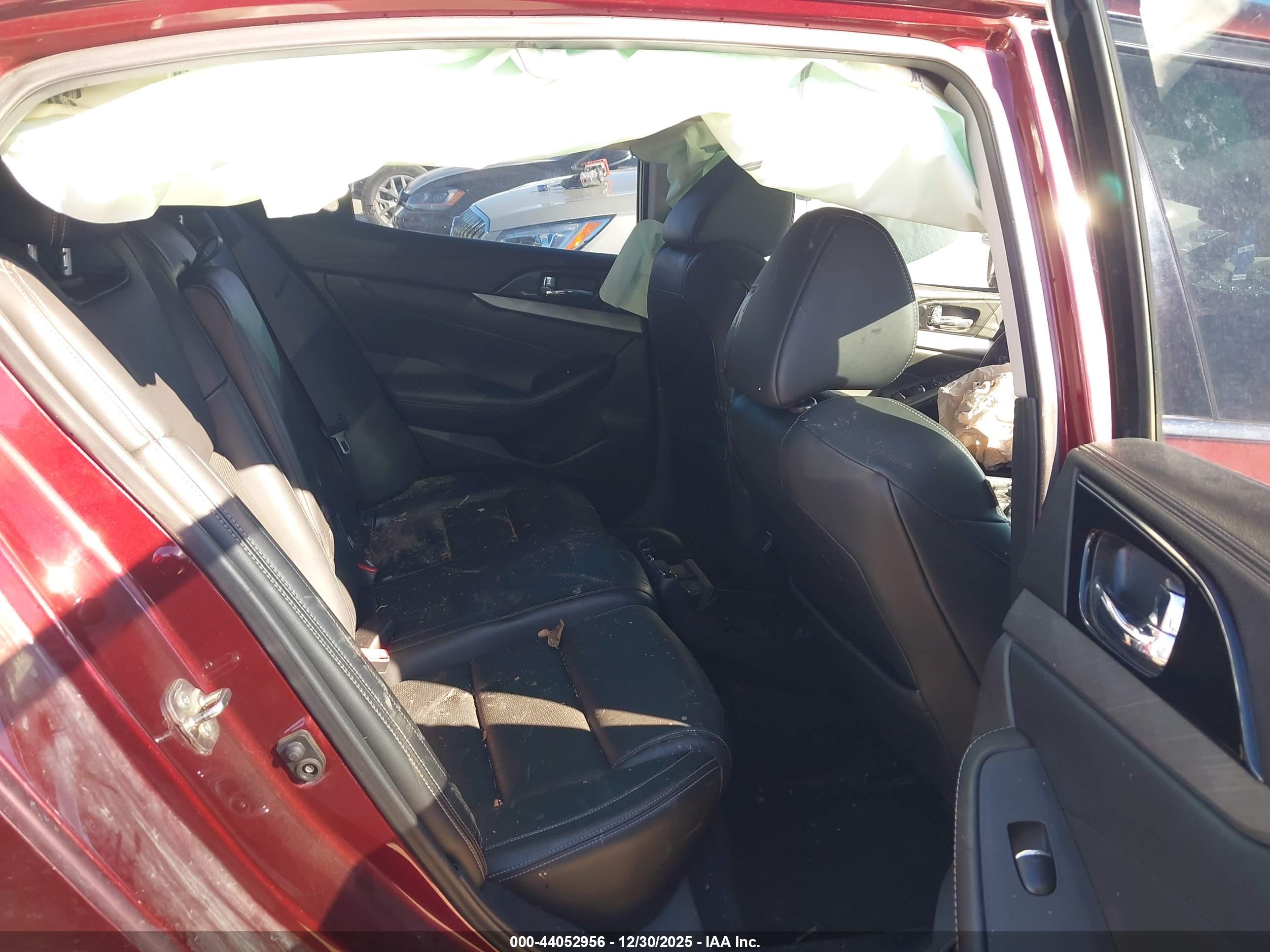 NISSAN MAXIMA image 8
