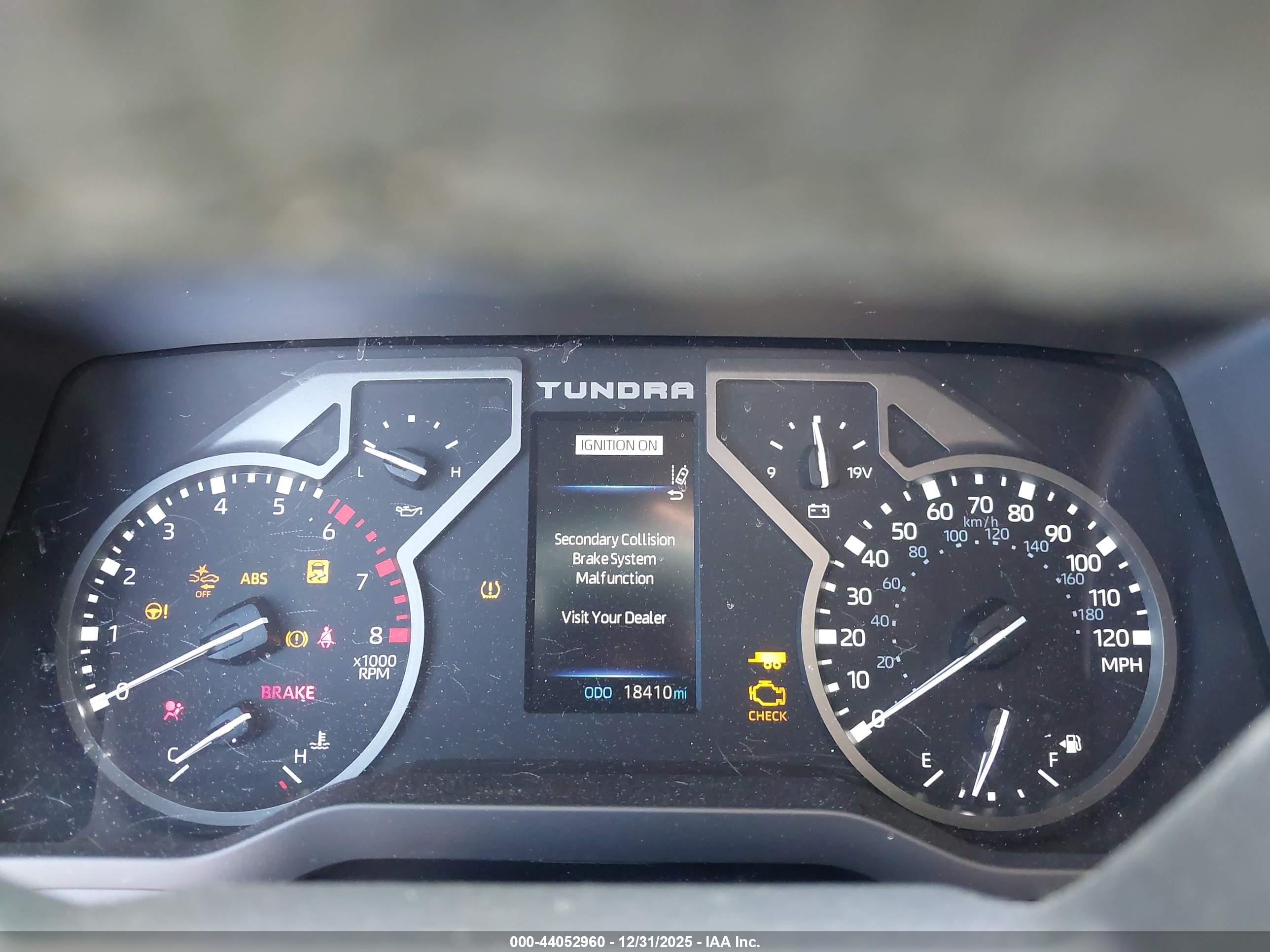 TOYOTA TUNDRA image 7