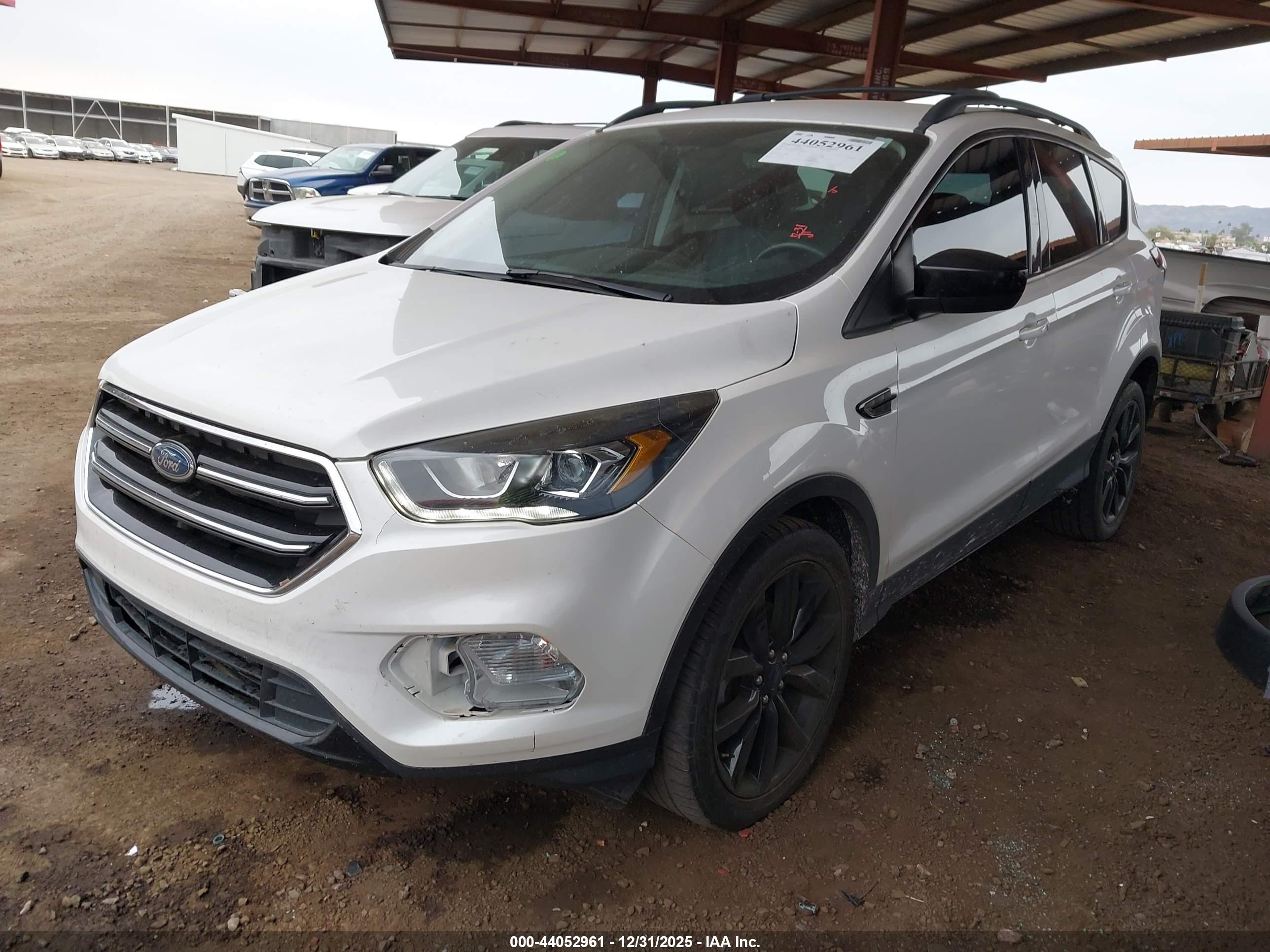 FORD ESCAPE image 2
