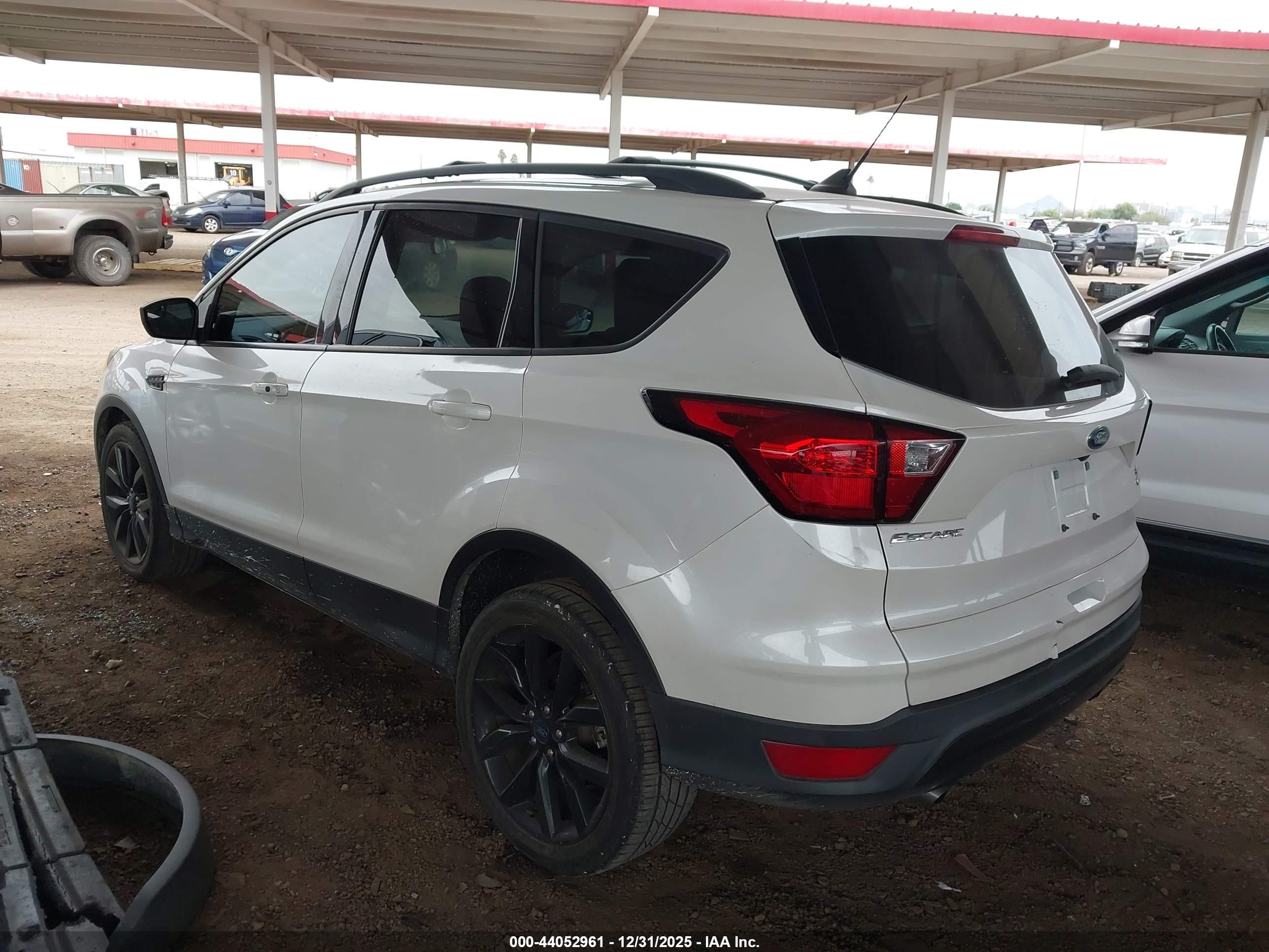 FORD ESCAPE image 3