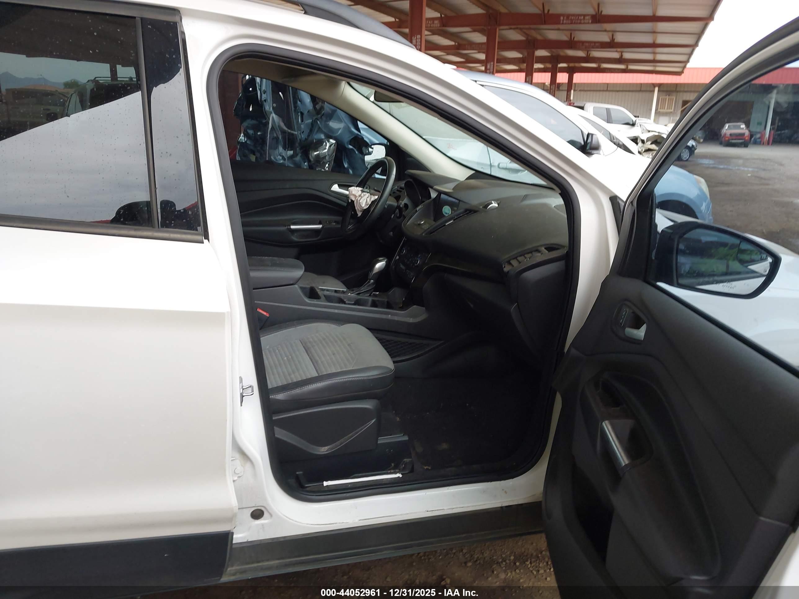 FORD ESCAPE image 5