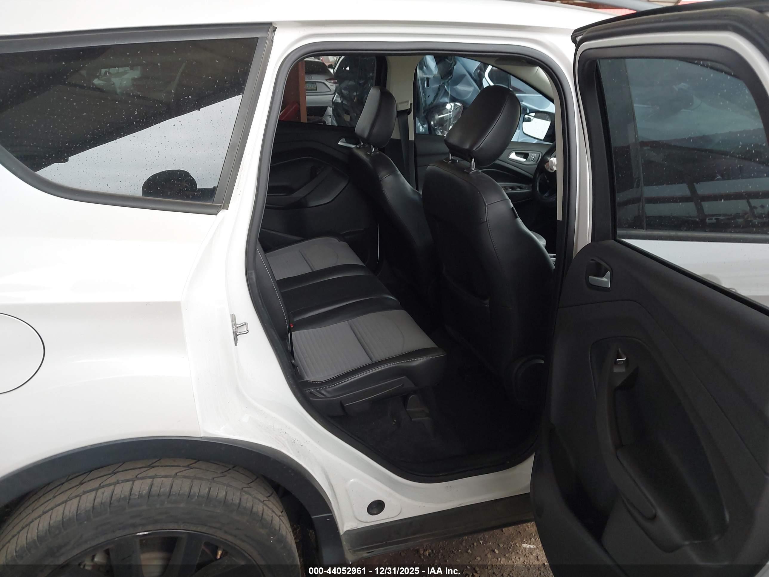 FORD ESCAPE image 8