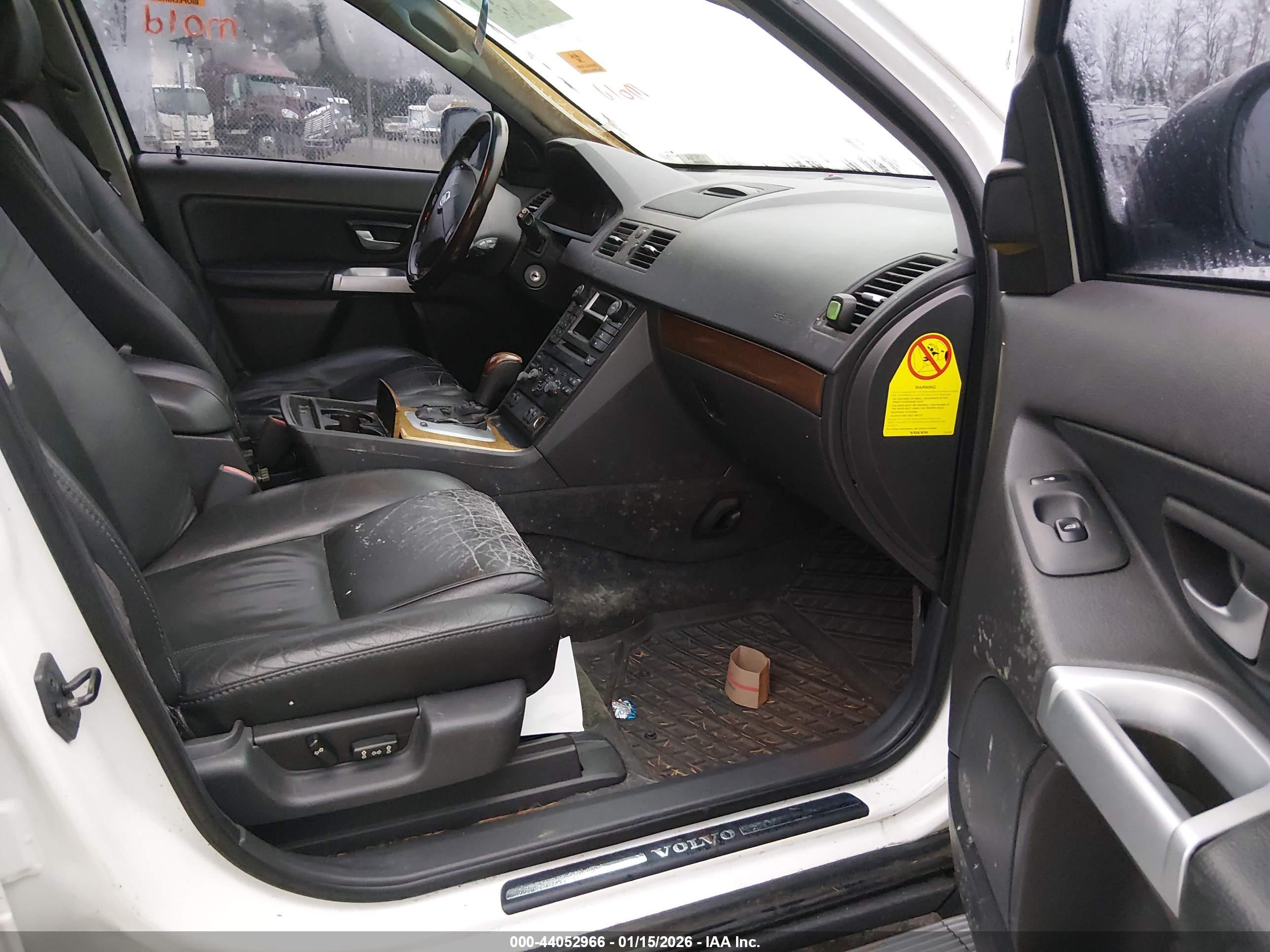 VOLVO XC90 image 5