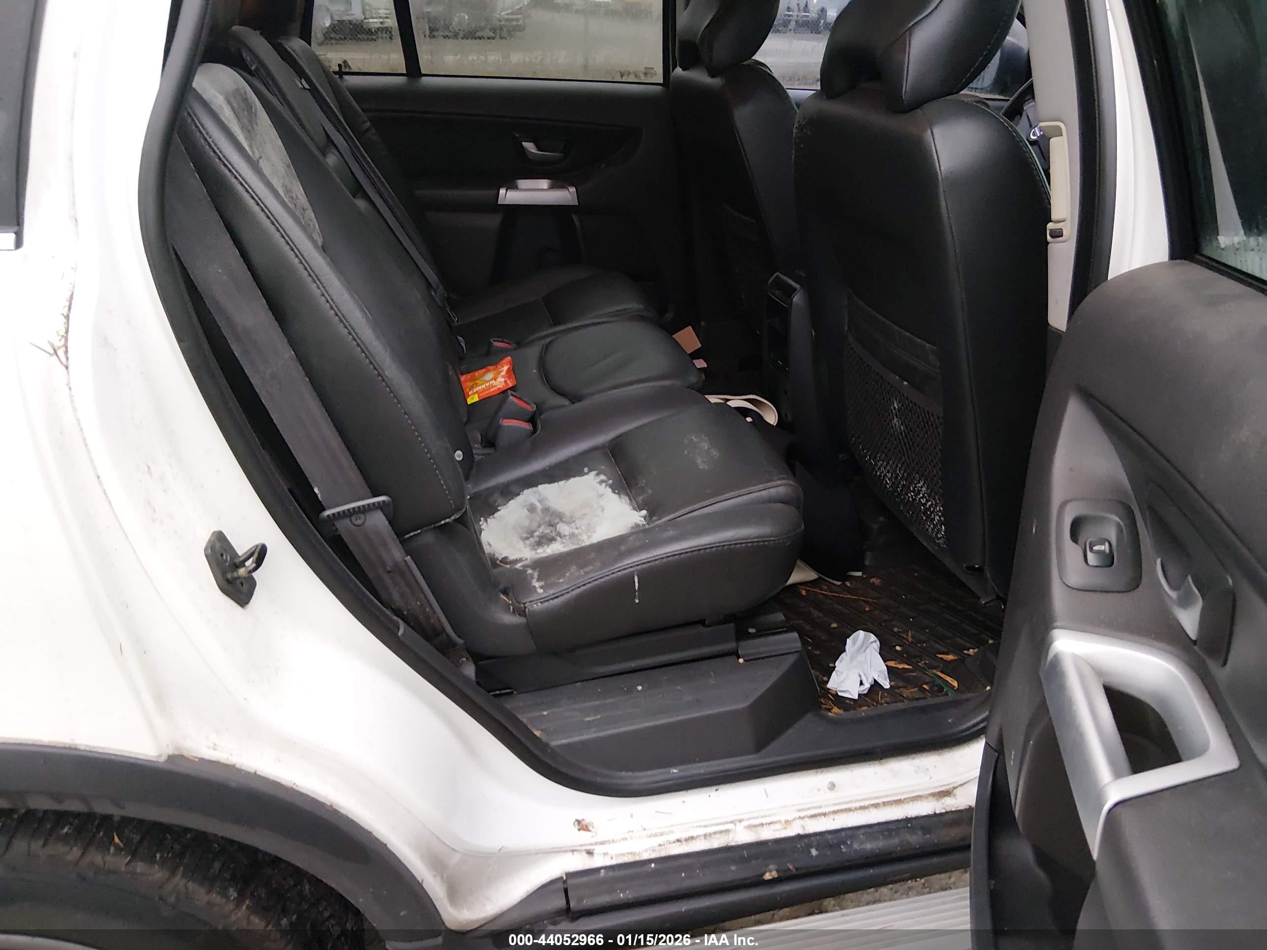 VOLVO XC90 image 8
