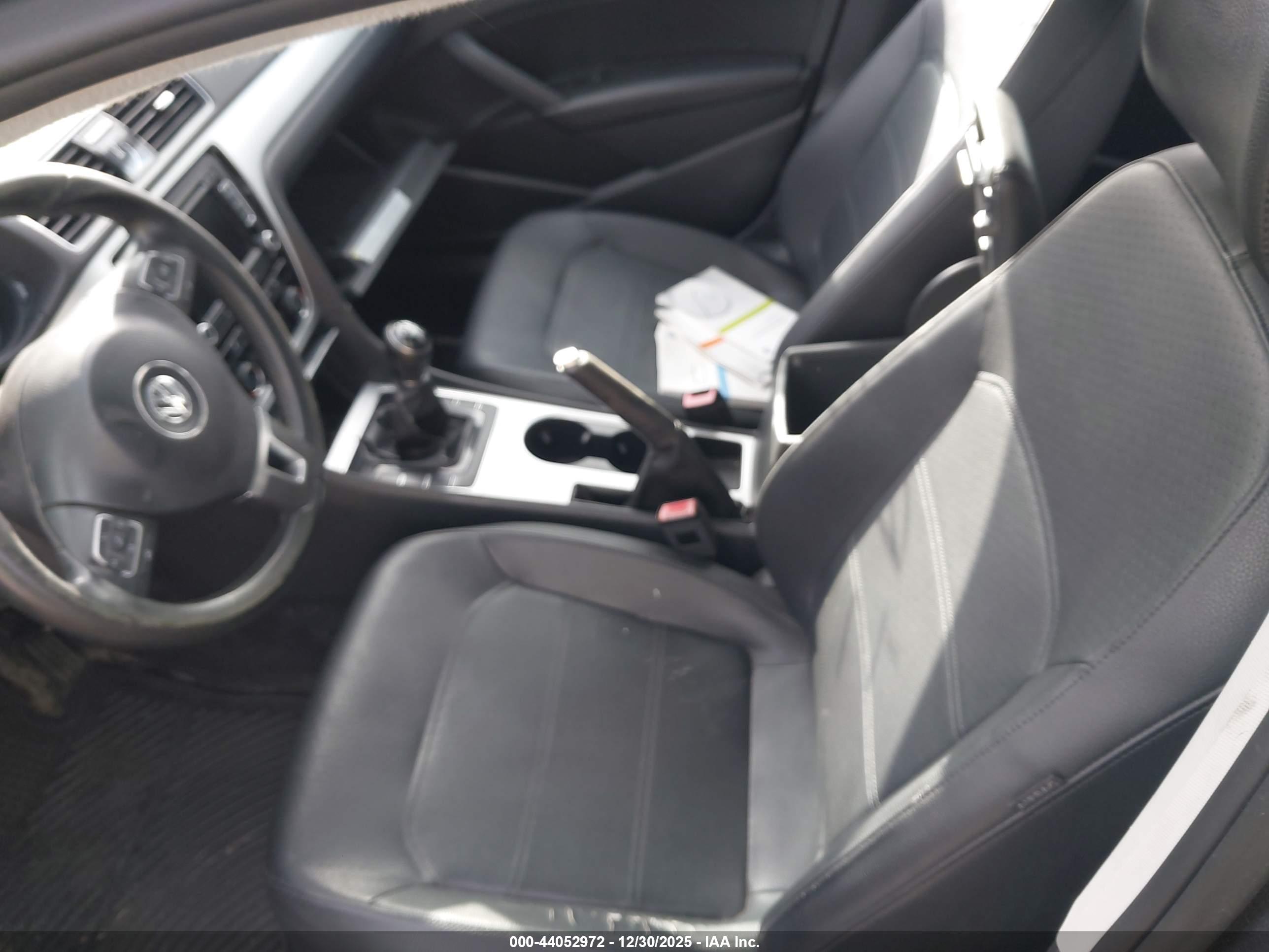 VOLKSWAGEN PASSAT image 5