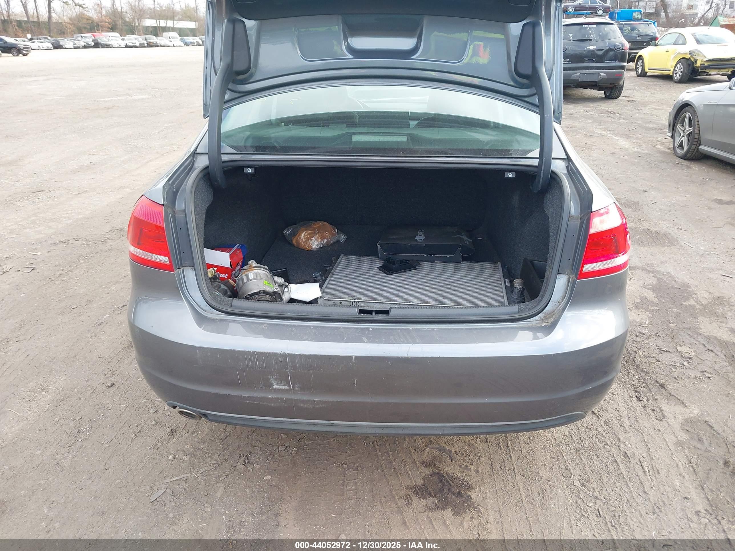 VOLKSWAGEN PASSAT image 6