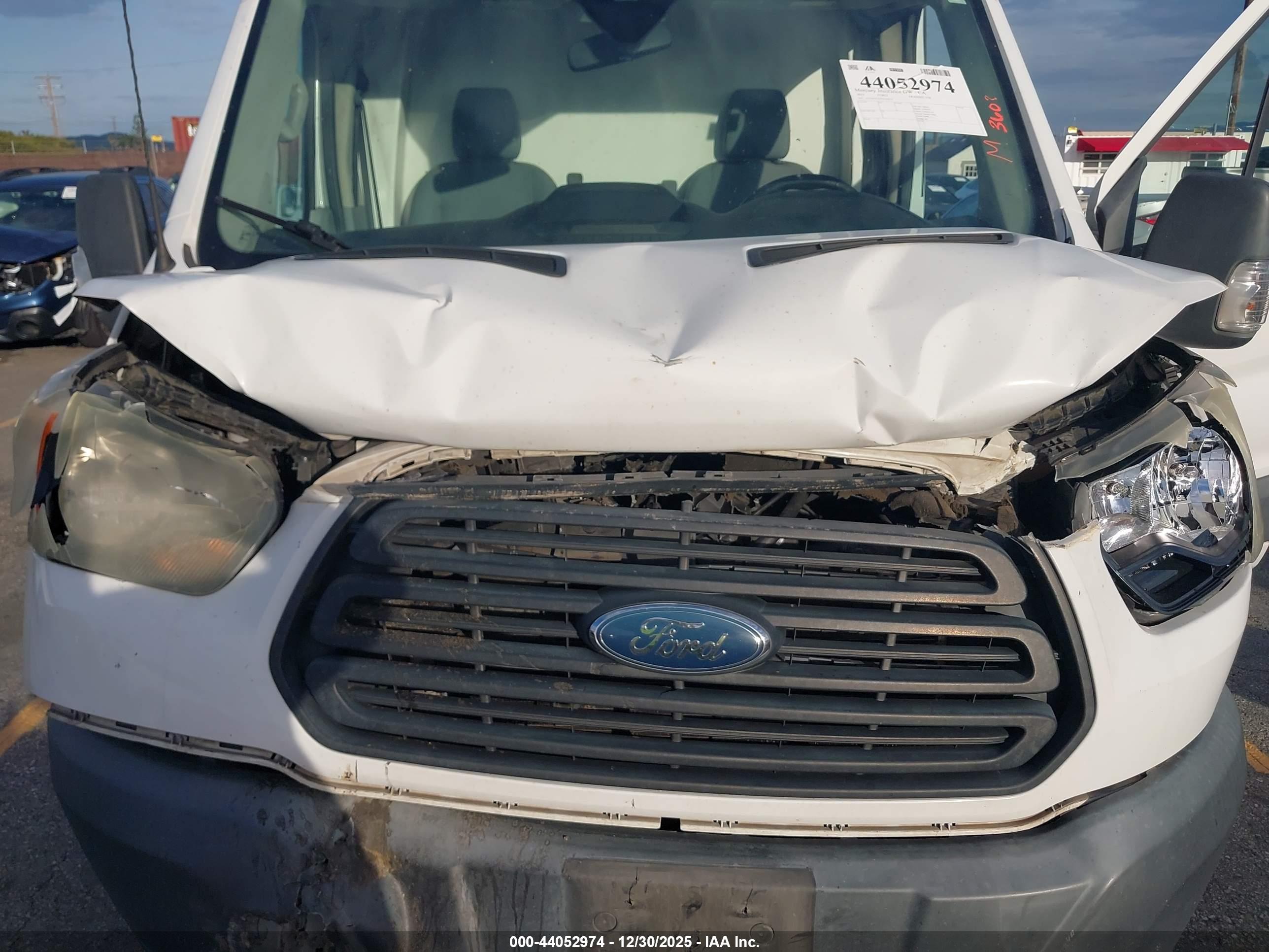 FORD TRANSIT-350 image 10