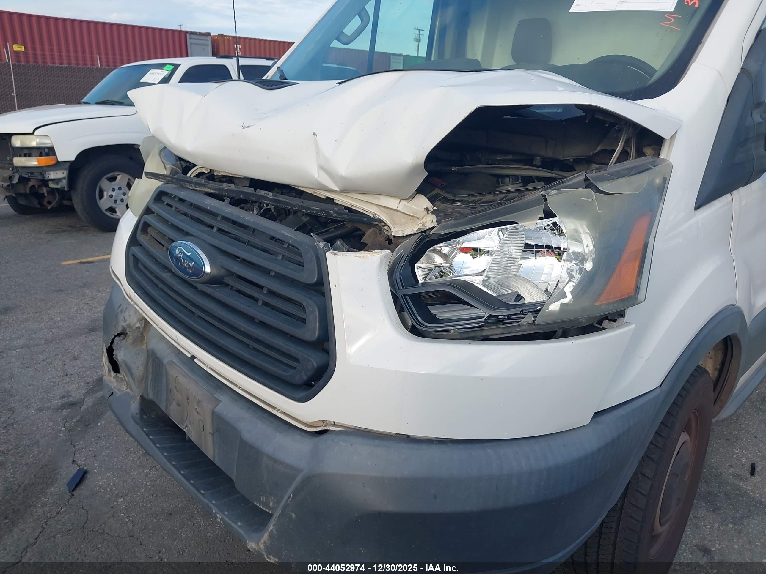 FORD TRANSIT-350 image 6