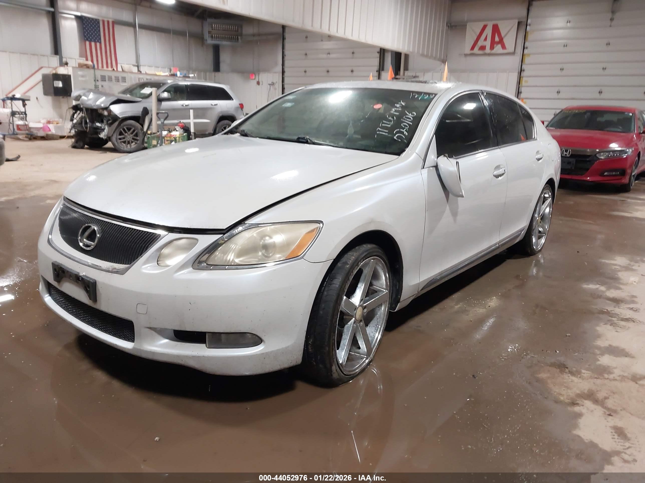LEXUS GS image 2