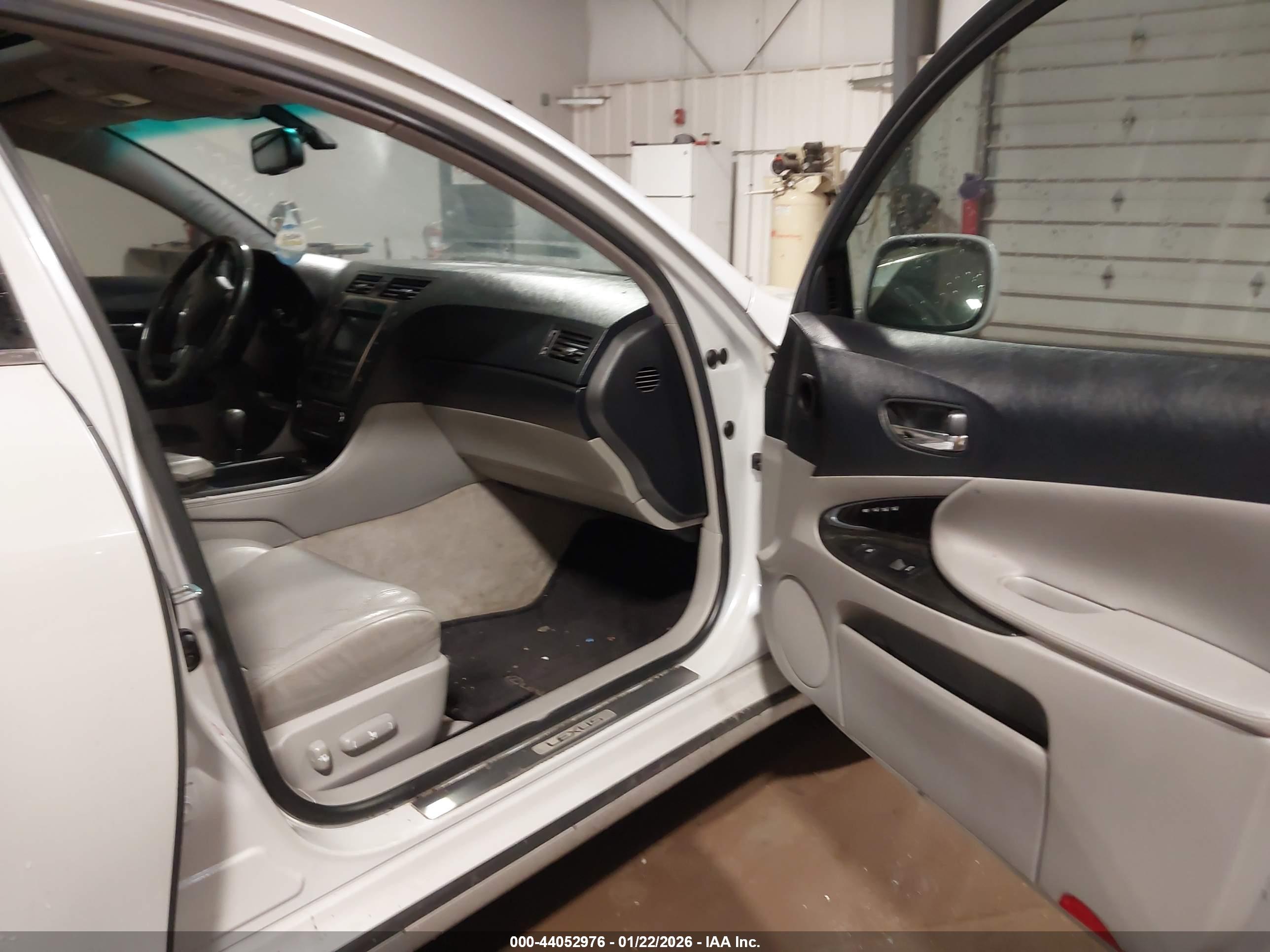 LEXUS GS image 5