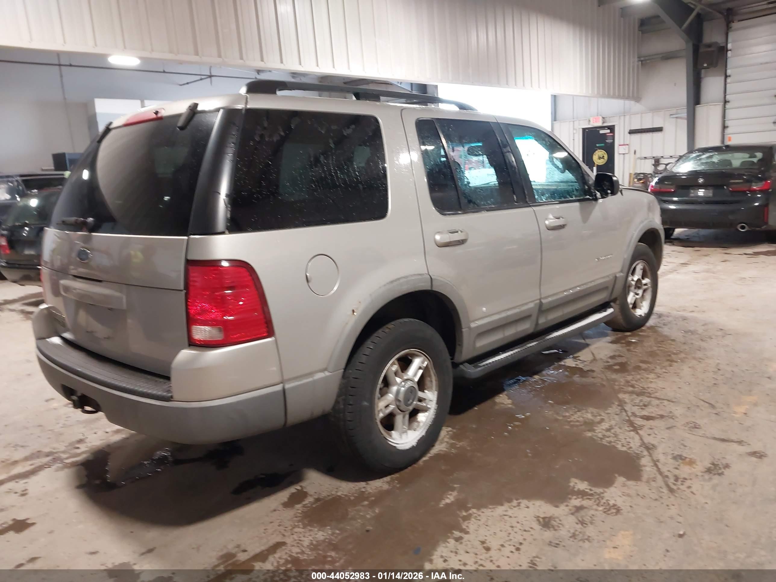 FORD EXPLORER image 4