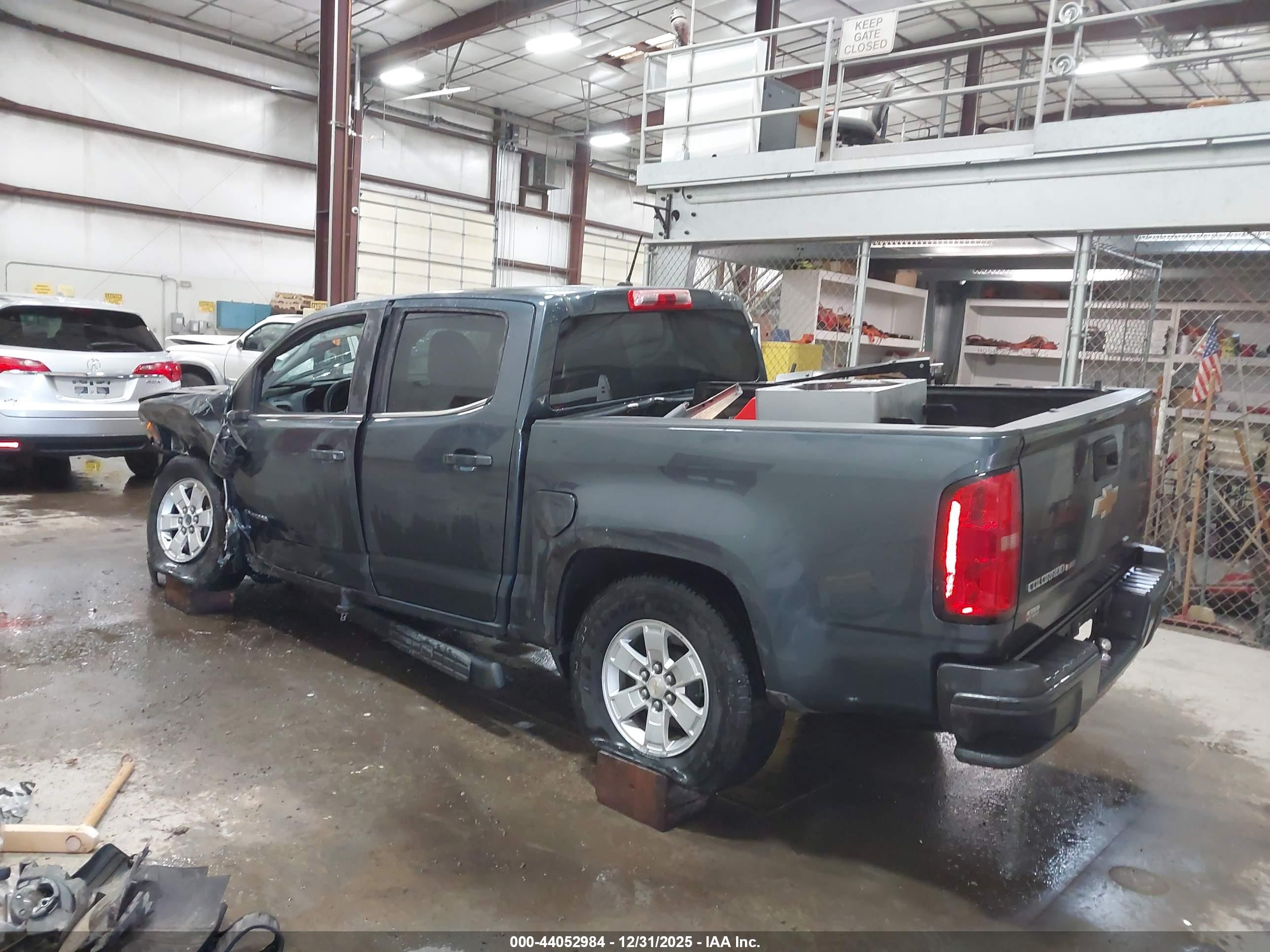 CHEVROLET COLORADO image 3