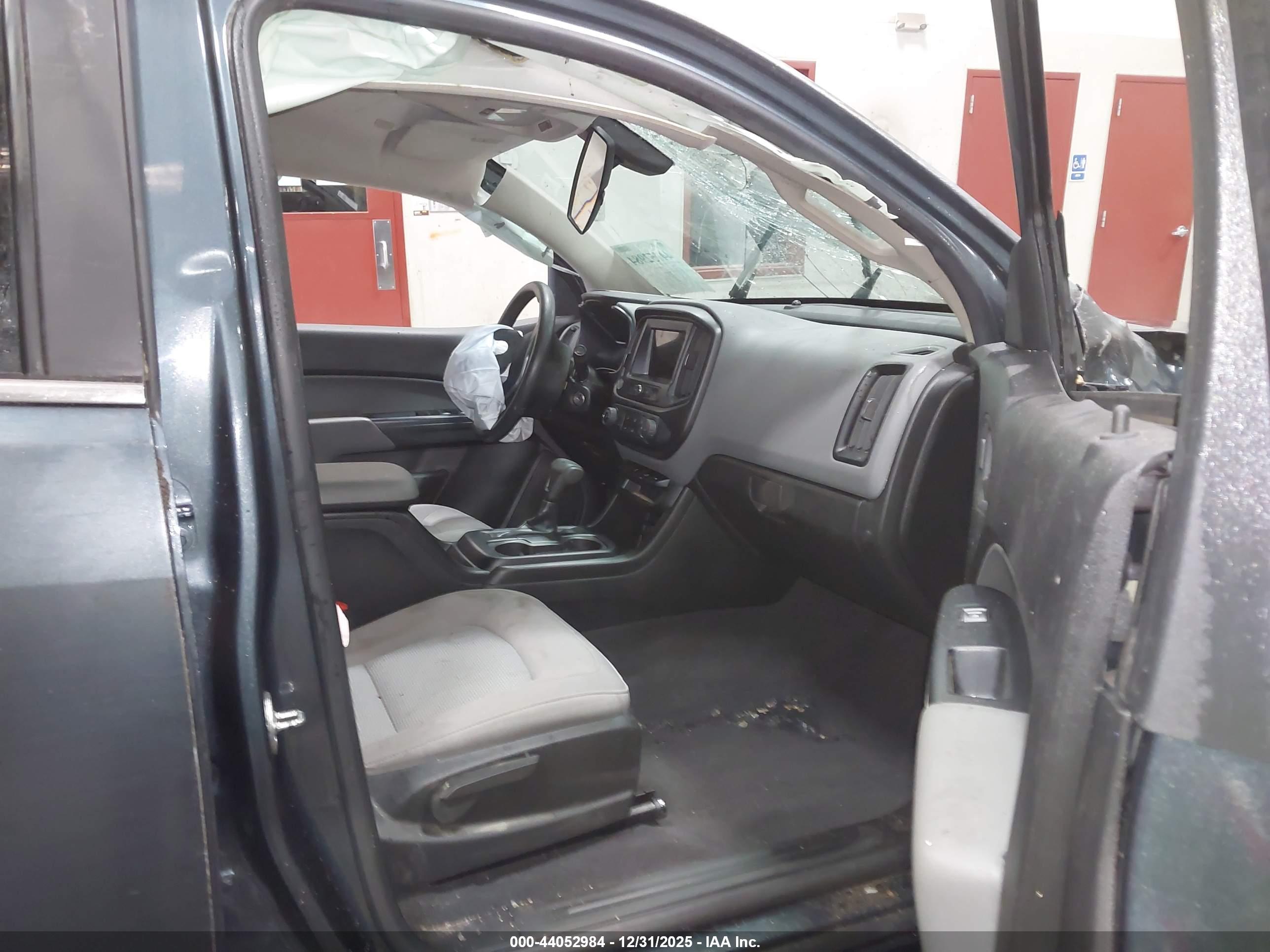 CHEVROLET COLORADO image 5