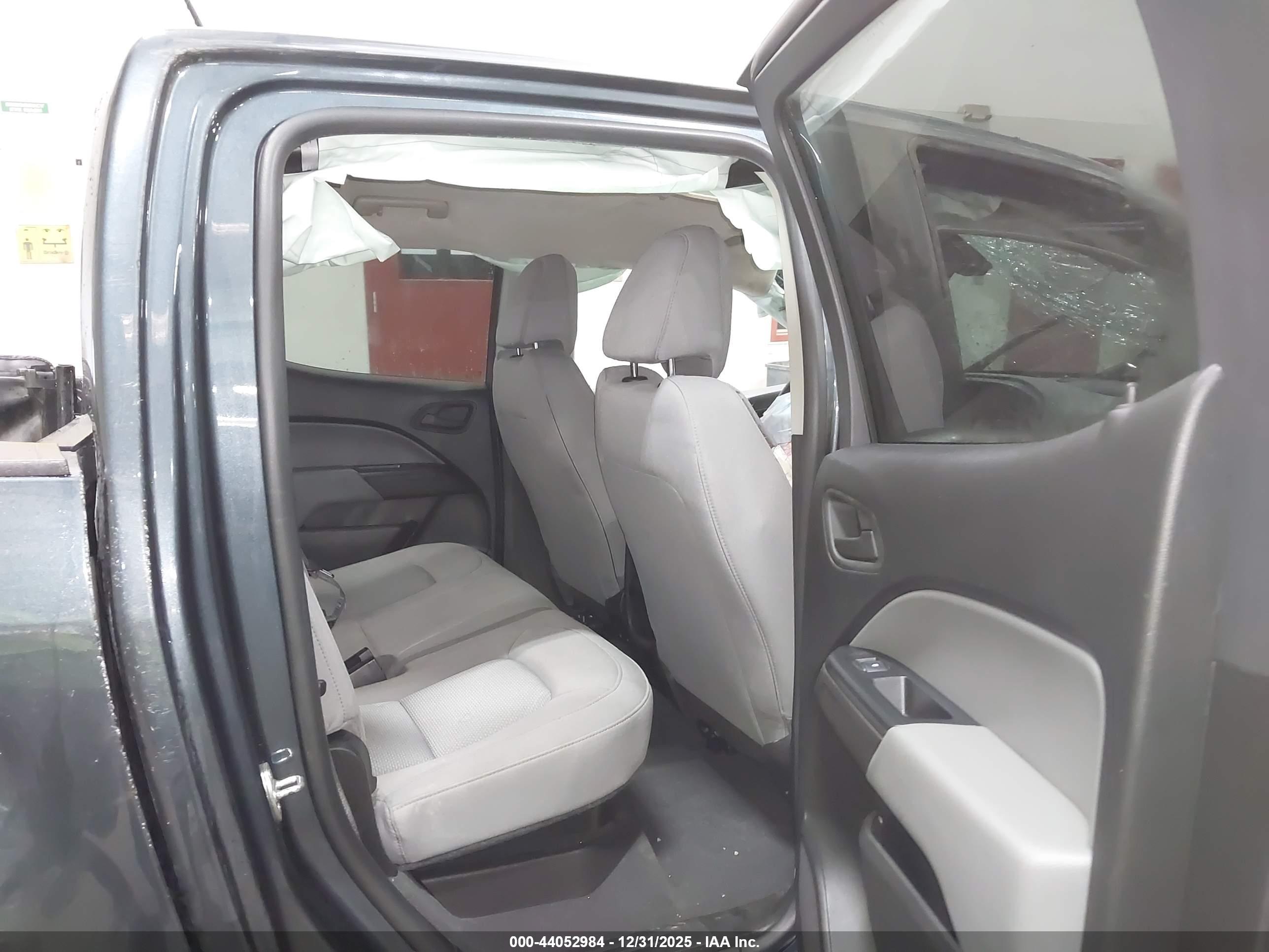 CHEVROLET COLORADO image 8