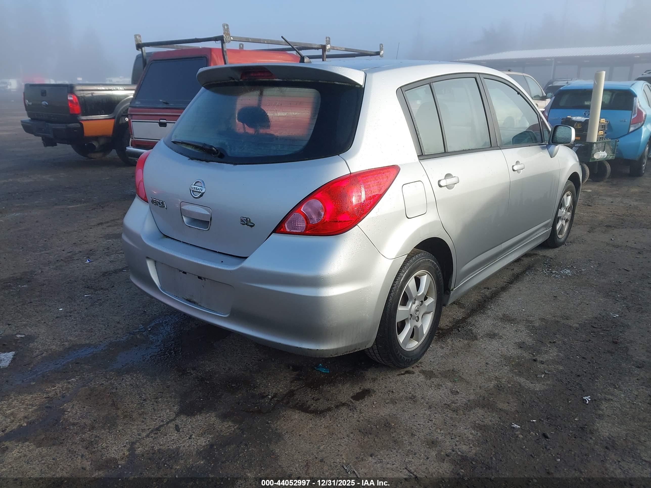 NISSAN VERSA image 4