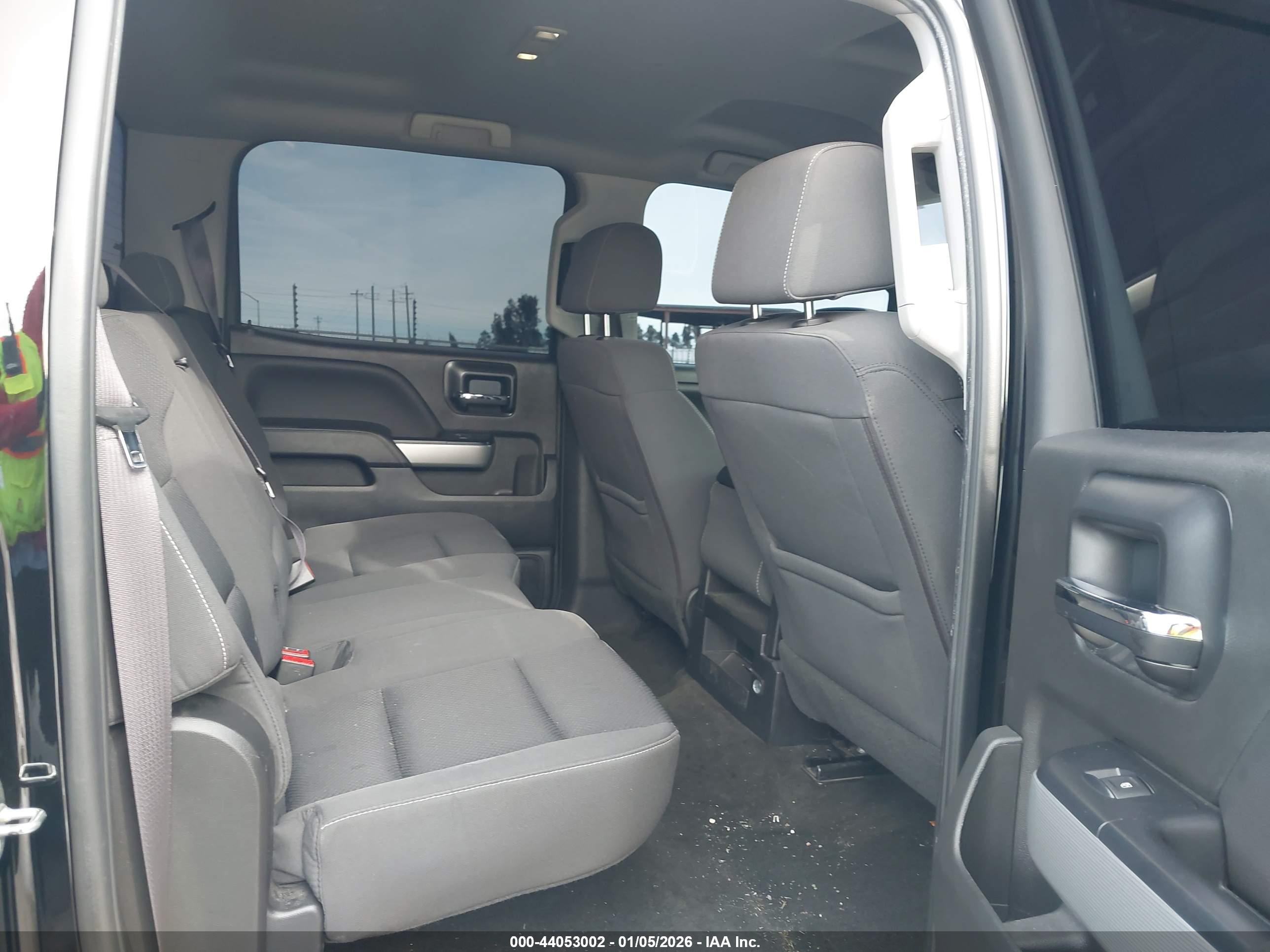 CHEVROLET SILVERADO image 8