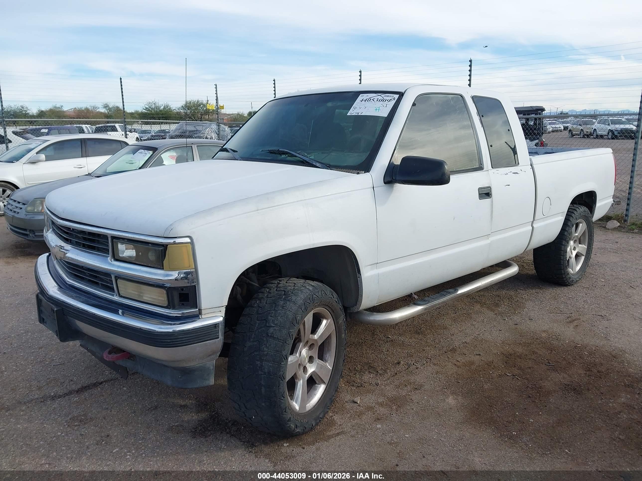 CHEVROLET K1500 image 2