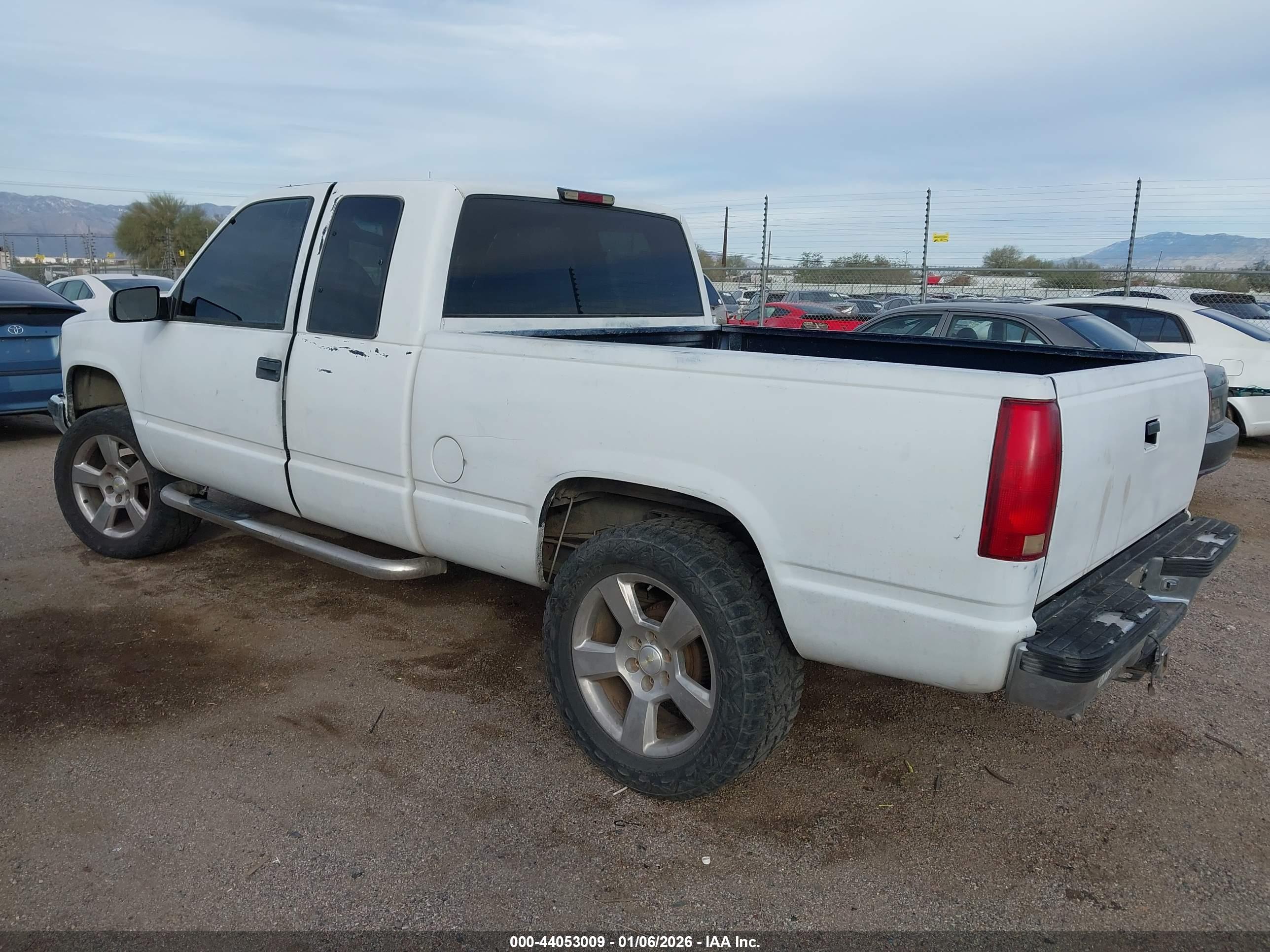CHEVROLET K1500 image 3