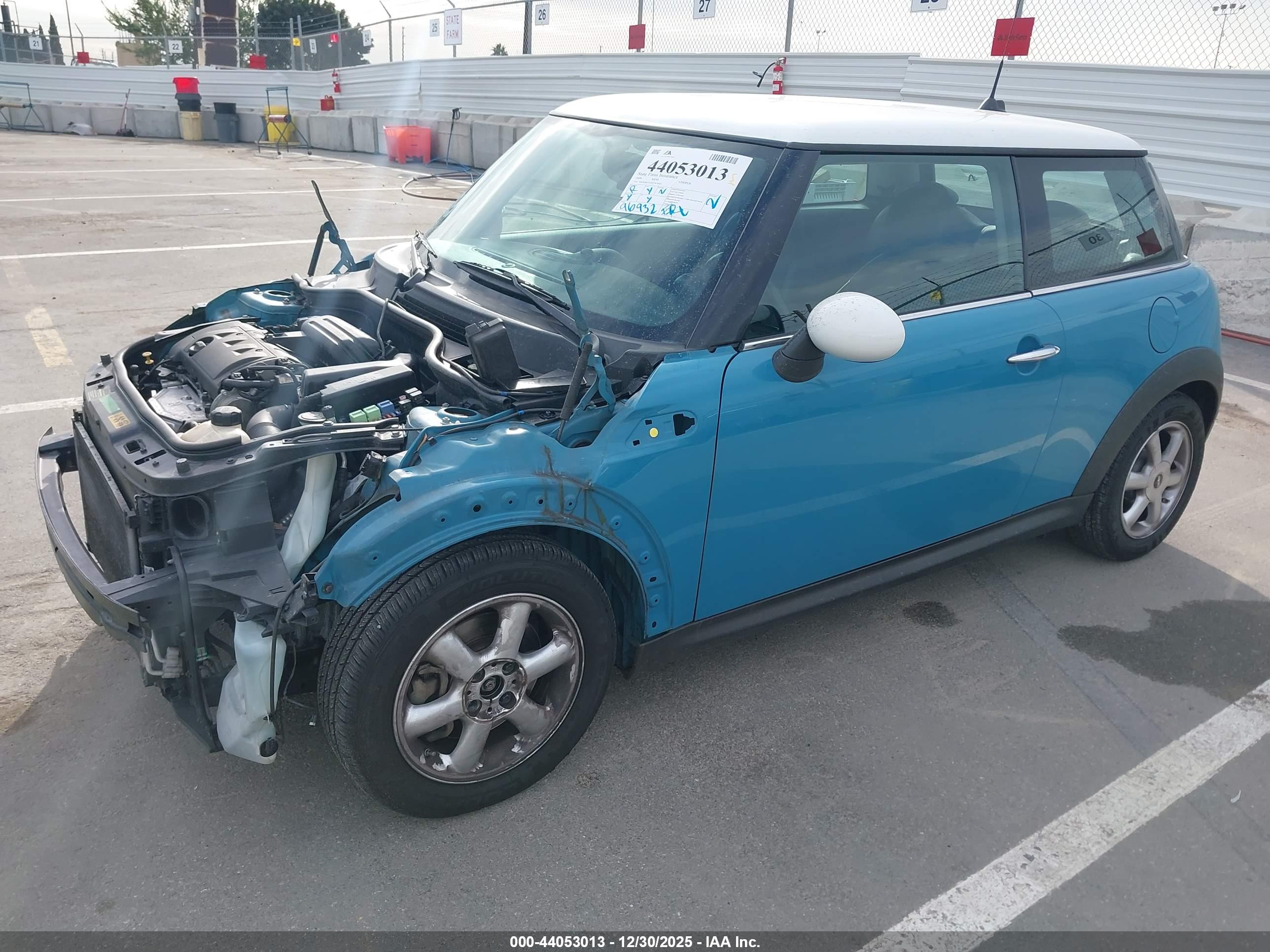 MINI COOPER image 2