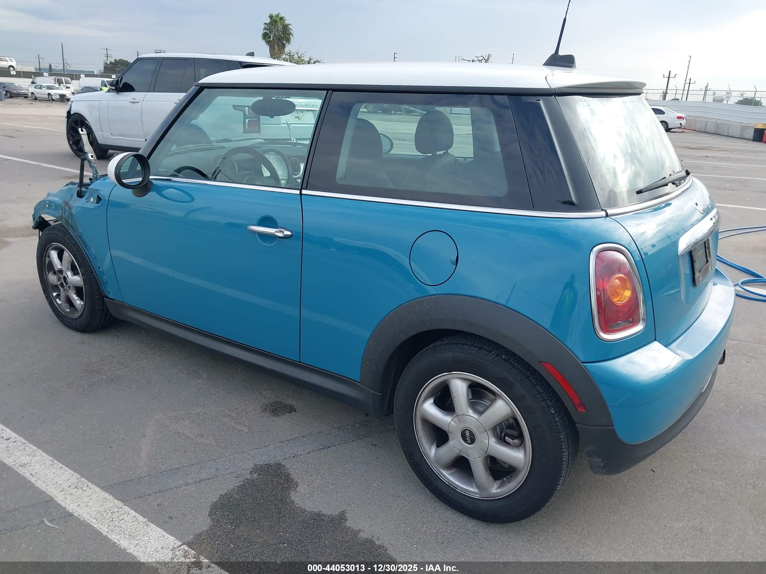 MINI COOPER image 3