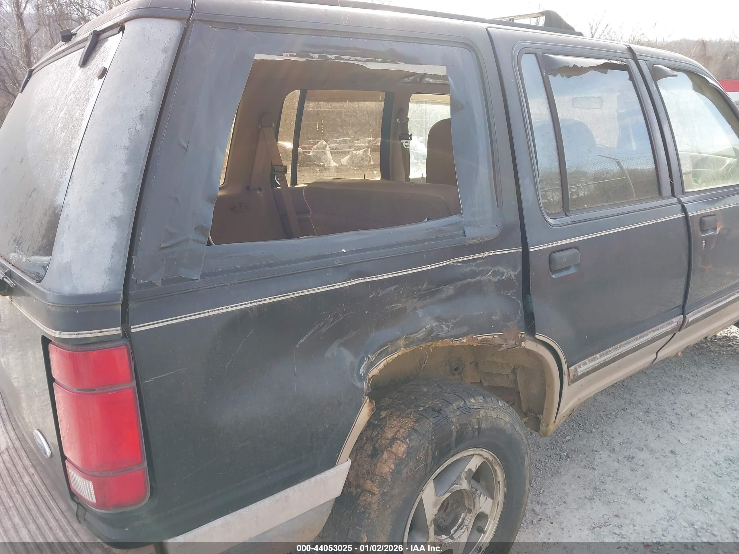 FORD EXPLORER image 6