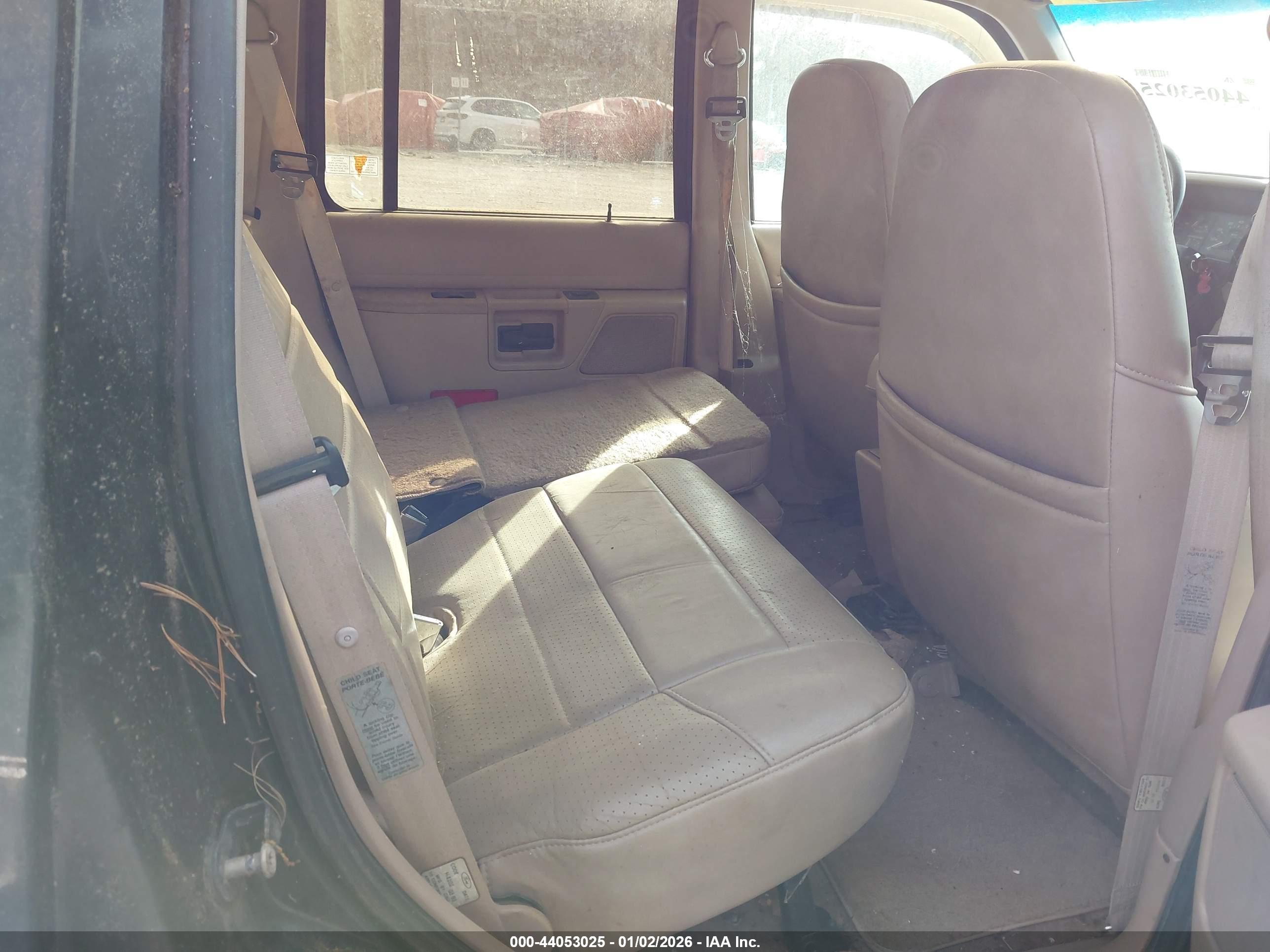 FORD EXPLORER image 8