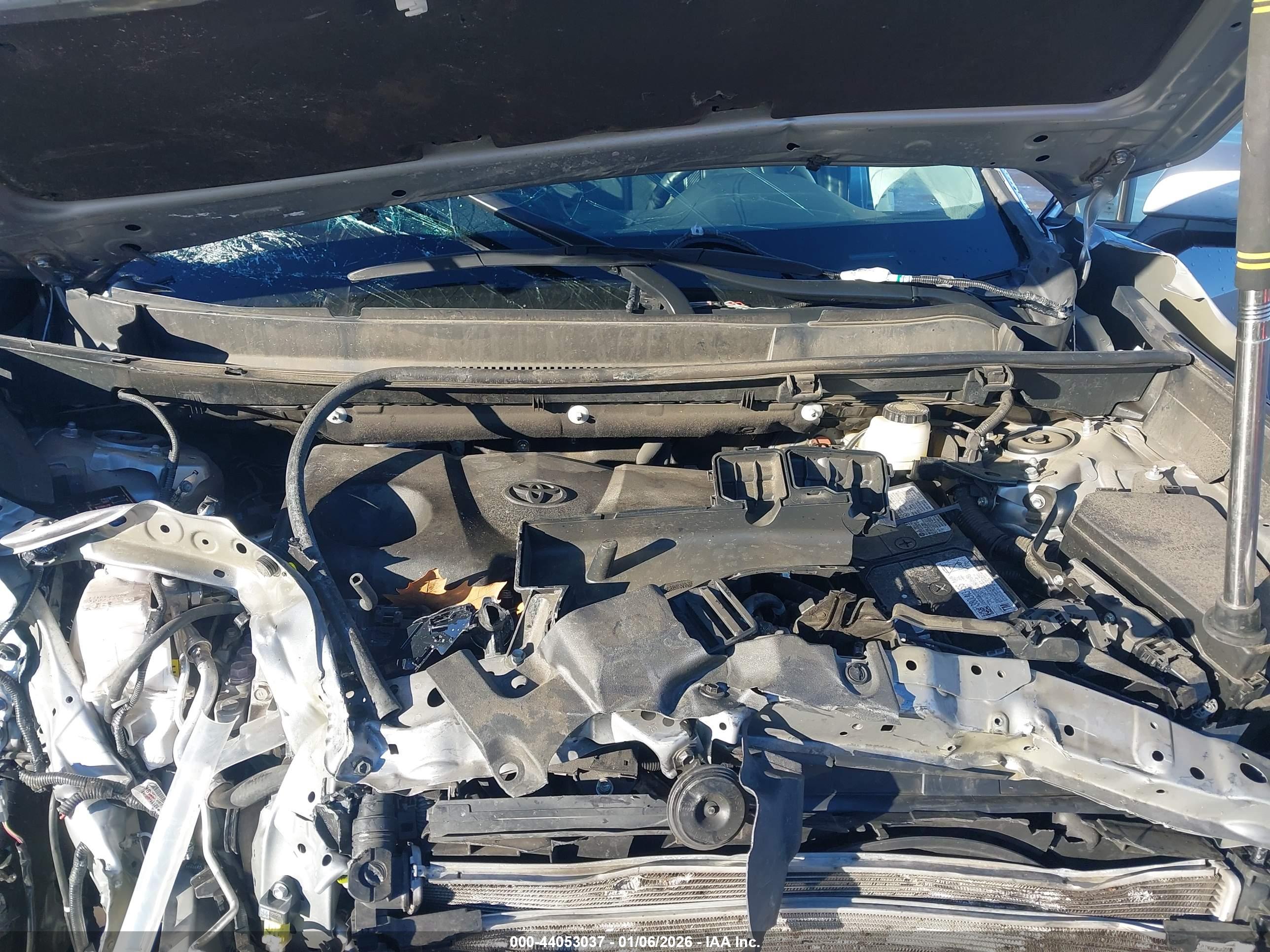 TOYOTA RAV4 image 10