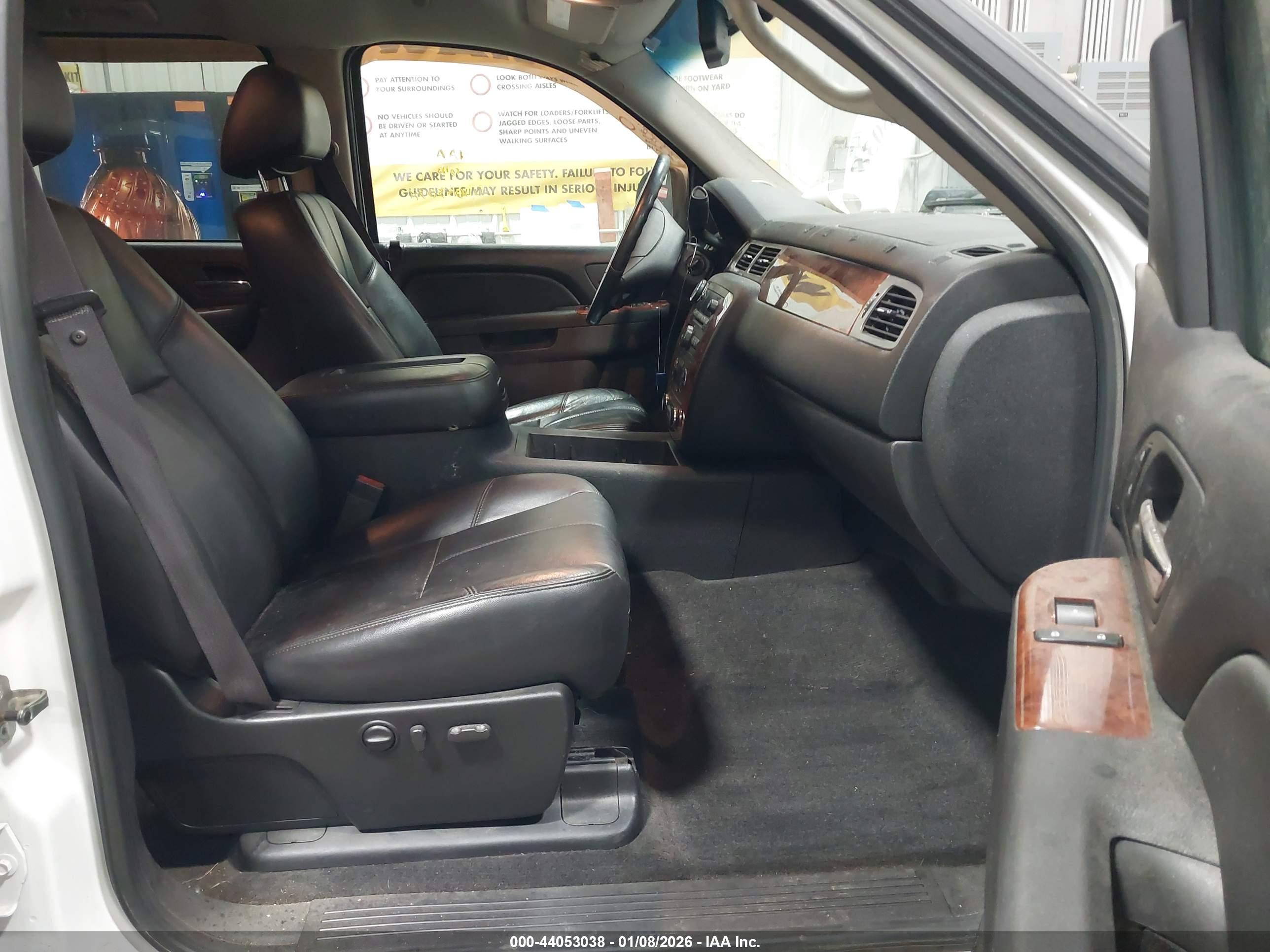 CHEVROLET SILVERADO image 5