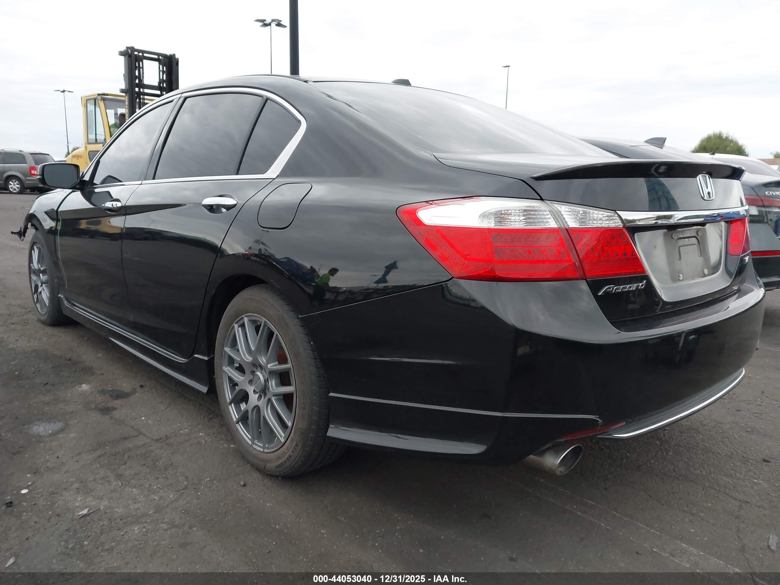 HONDA ACCORD image 3