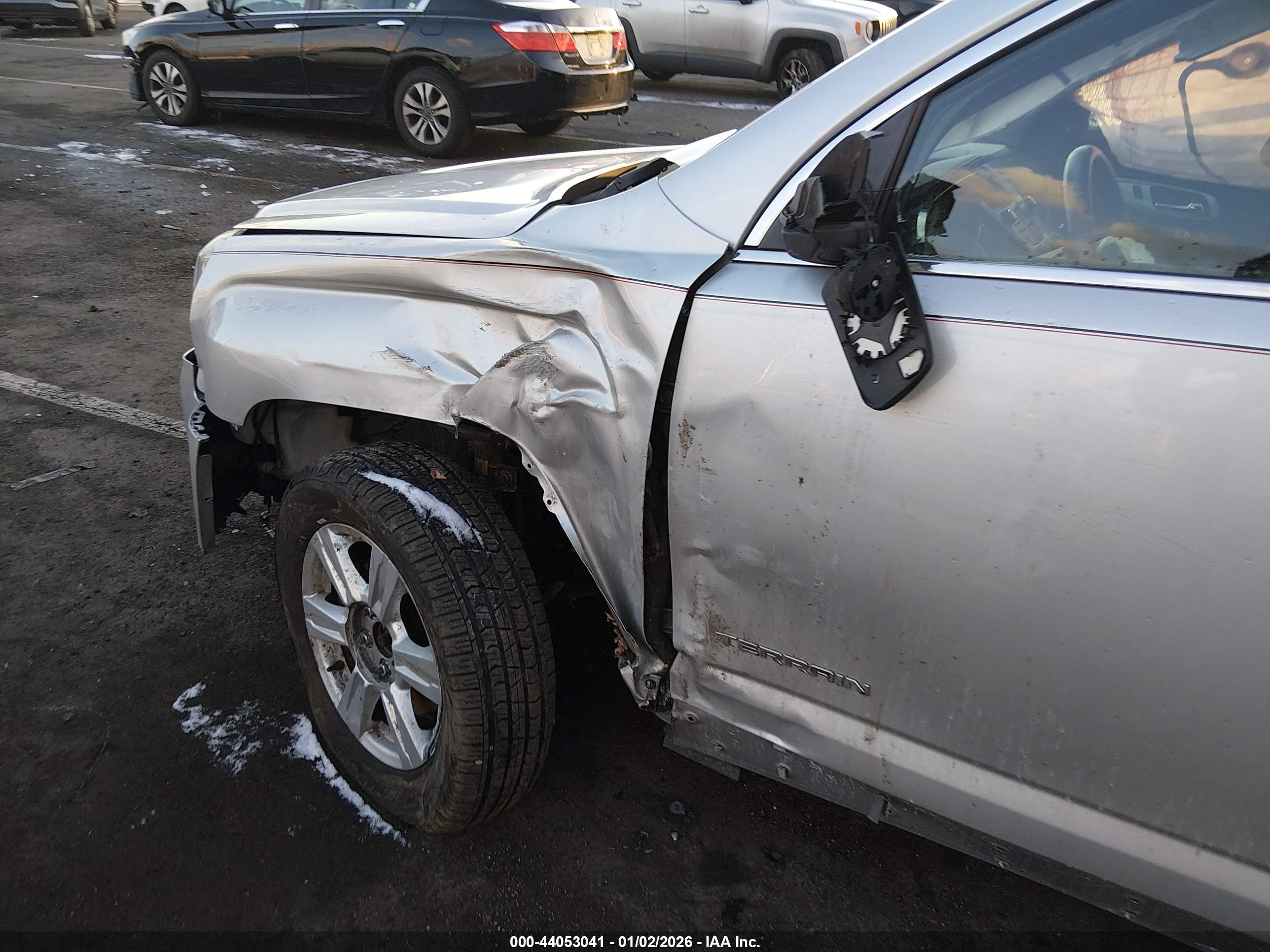 GMC TERRAIN image 6