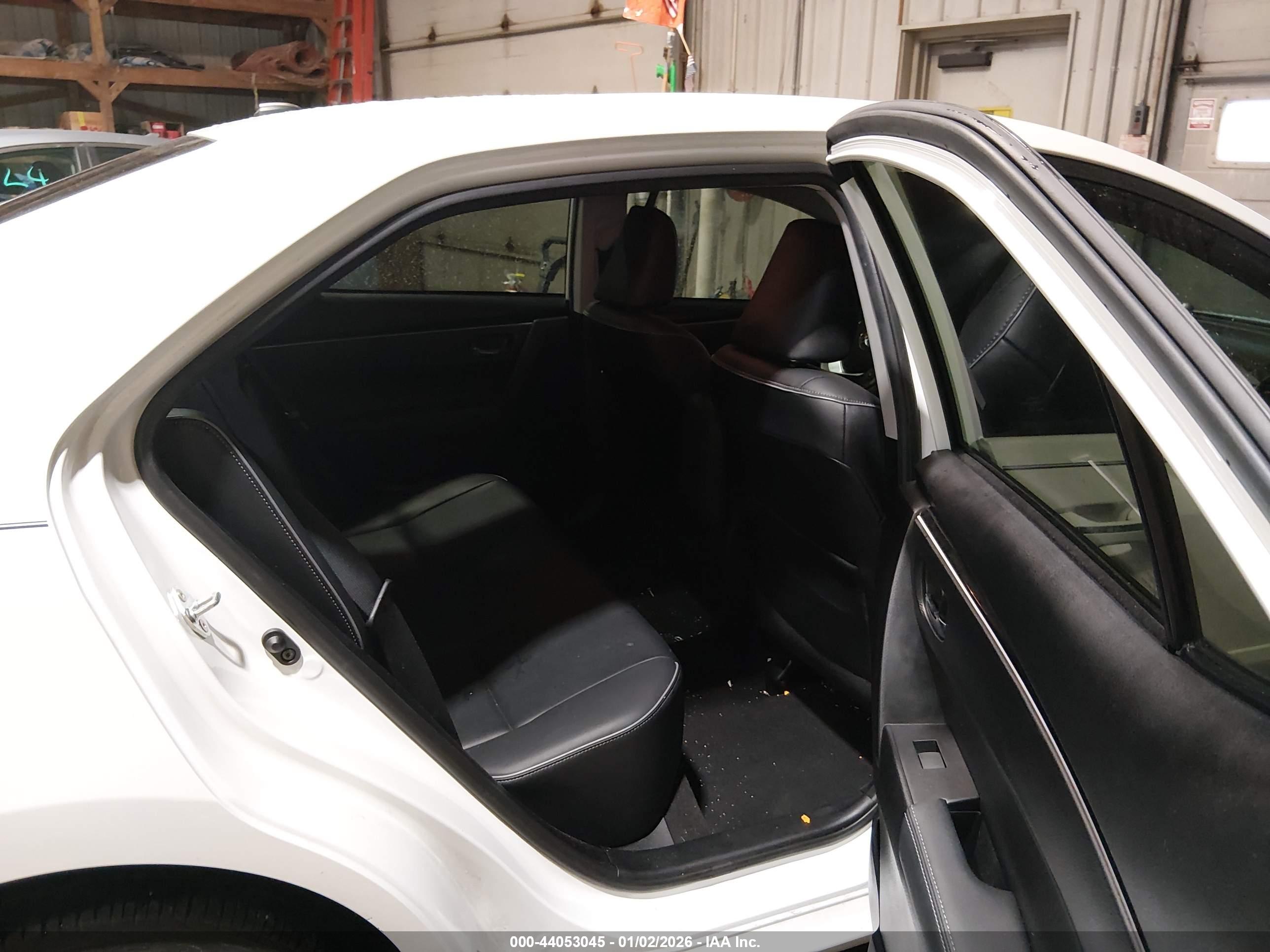 TOYOTA COROLLA image 8