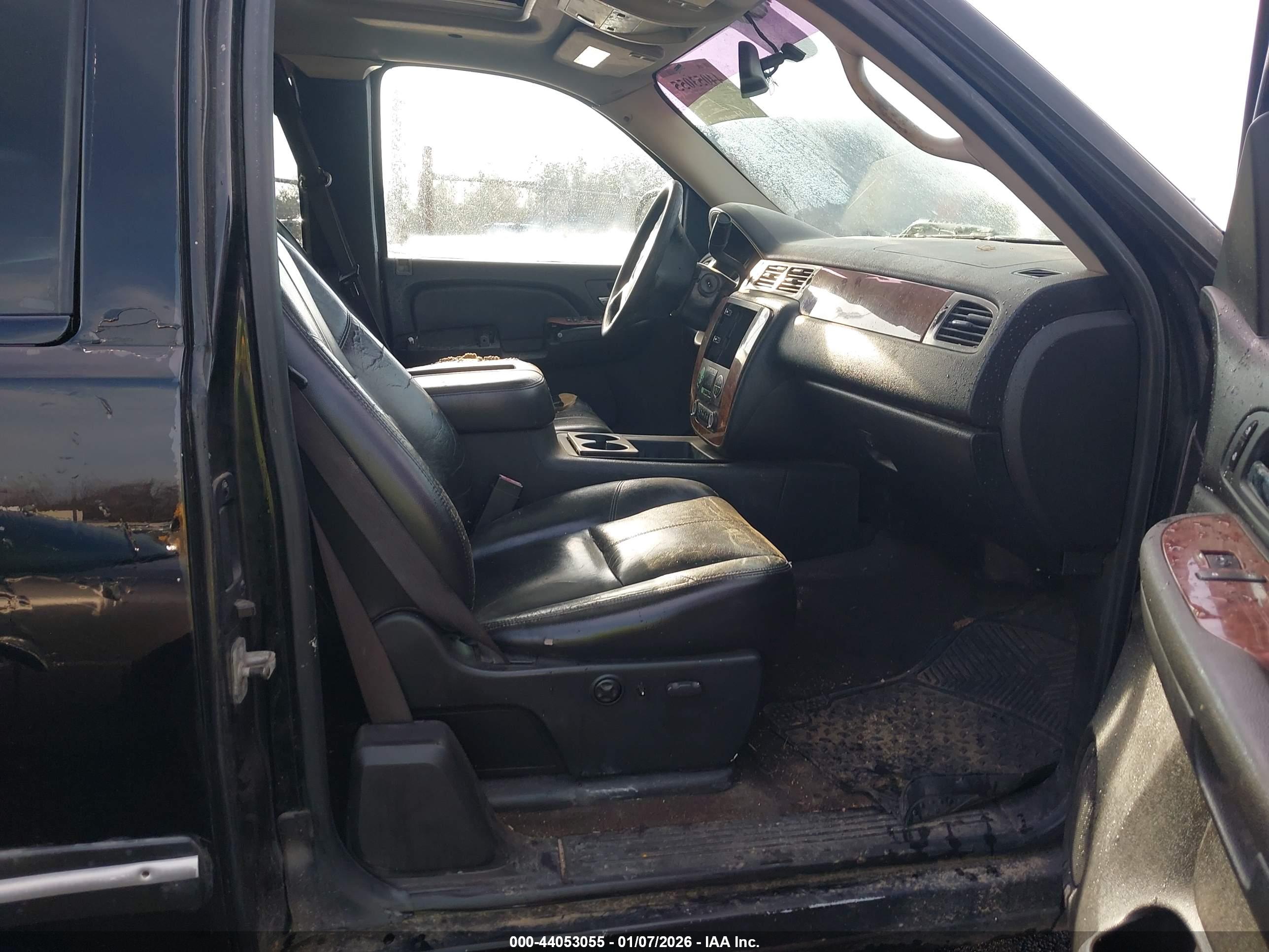 CHEVROLET SILVERADO image 5