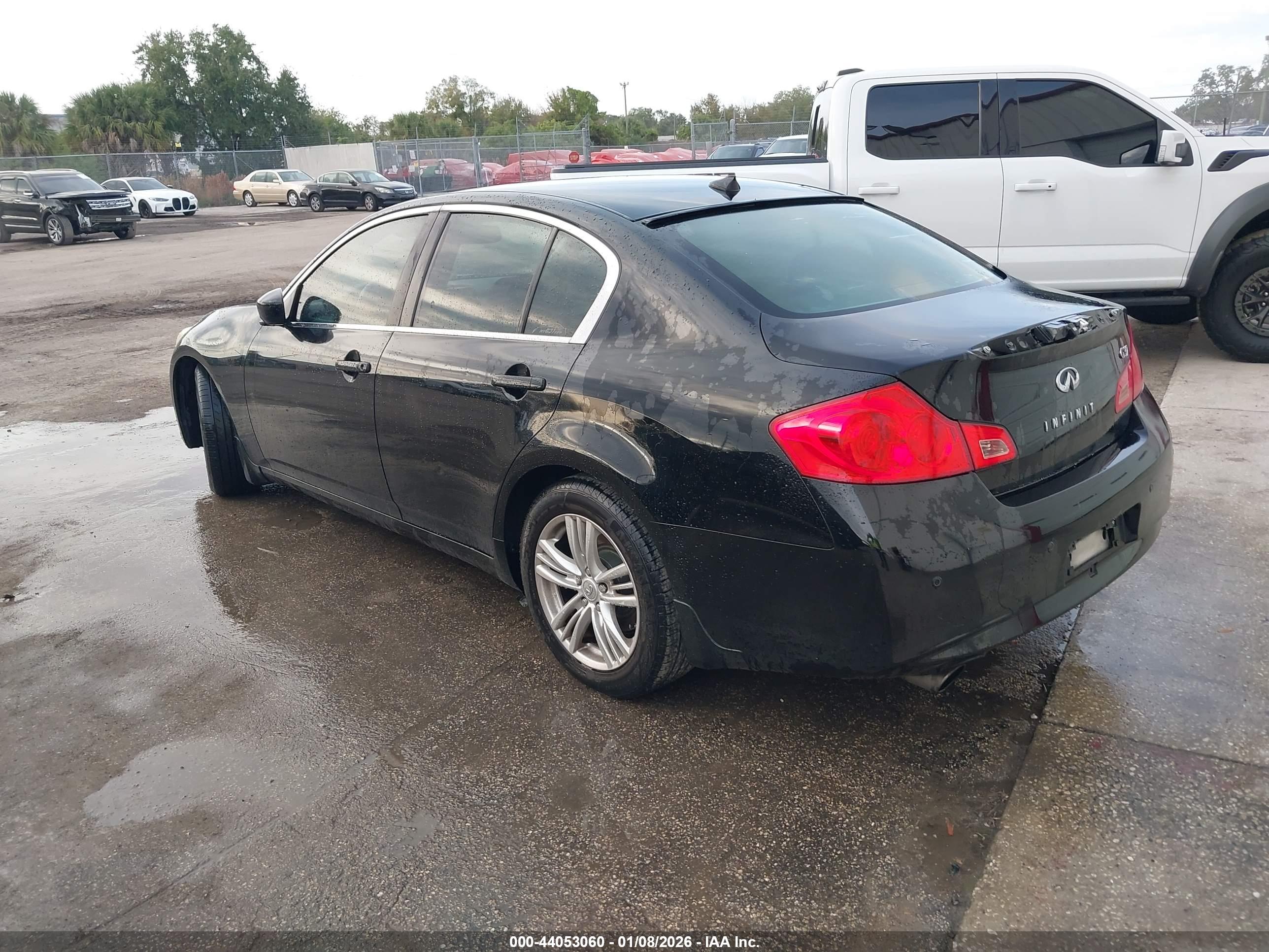 INFINITI G37 image 3