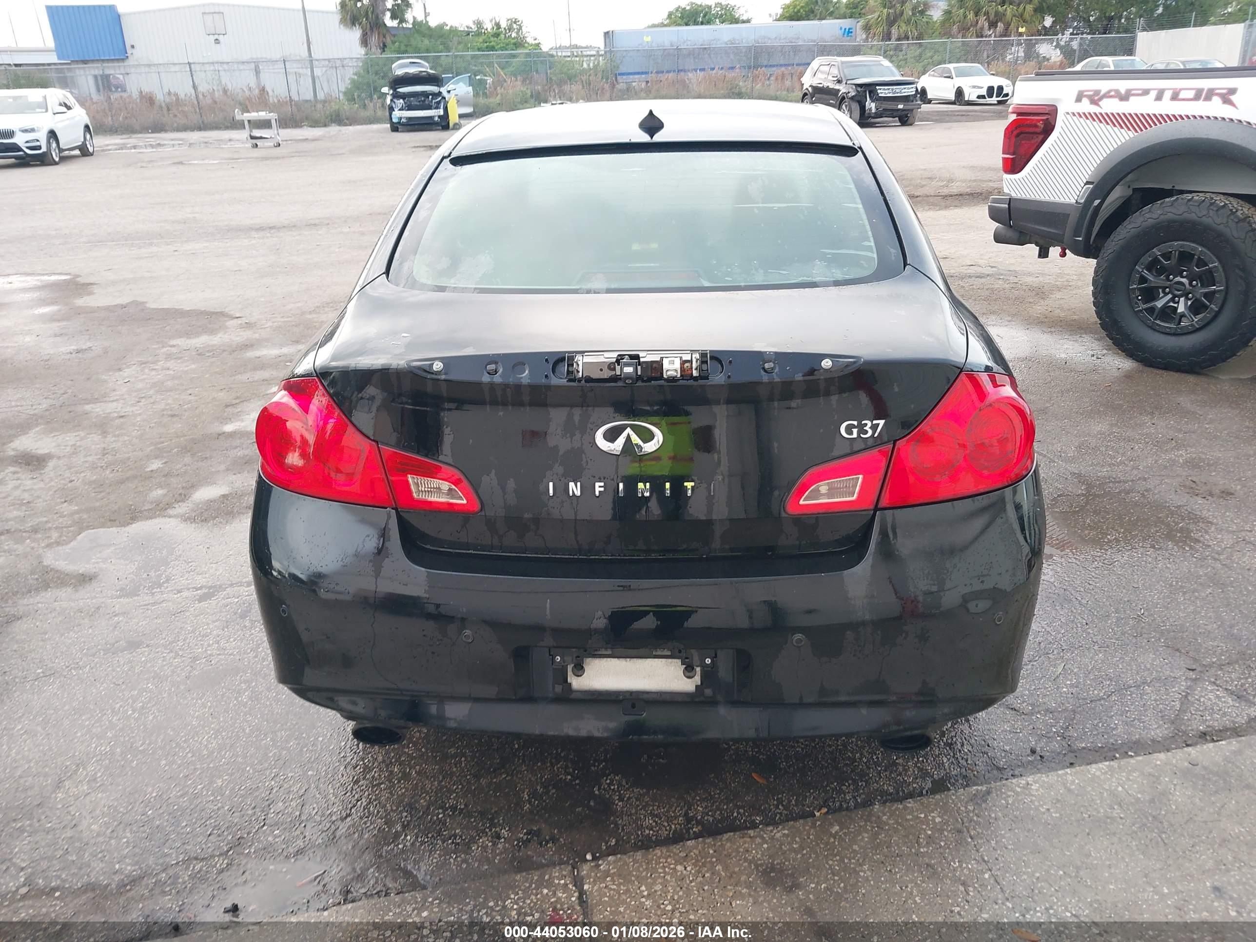 INFINITI G37 image 6