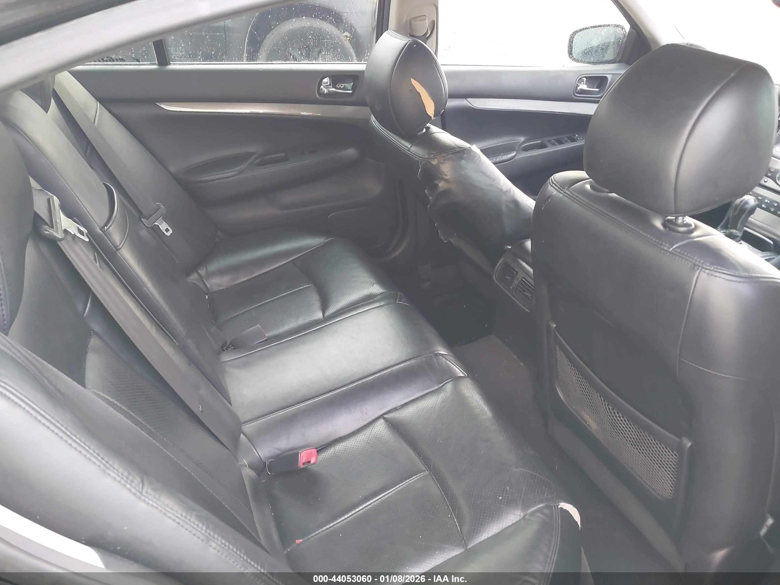 INFINITI G37 image 8