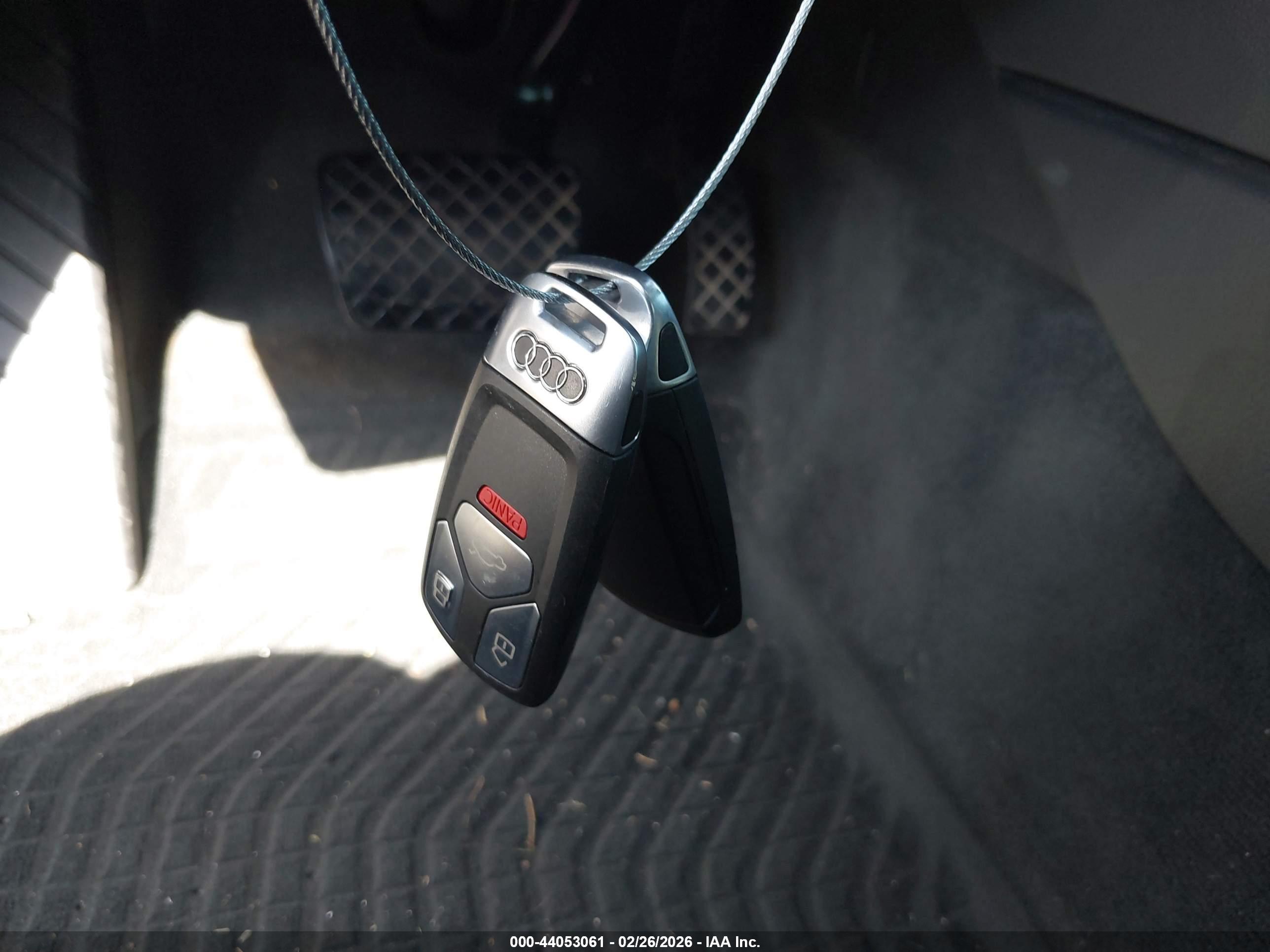 AUDI A4 image 11