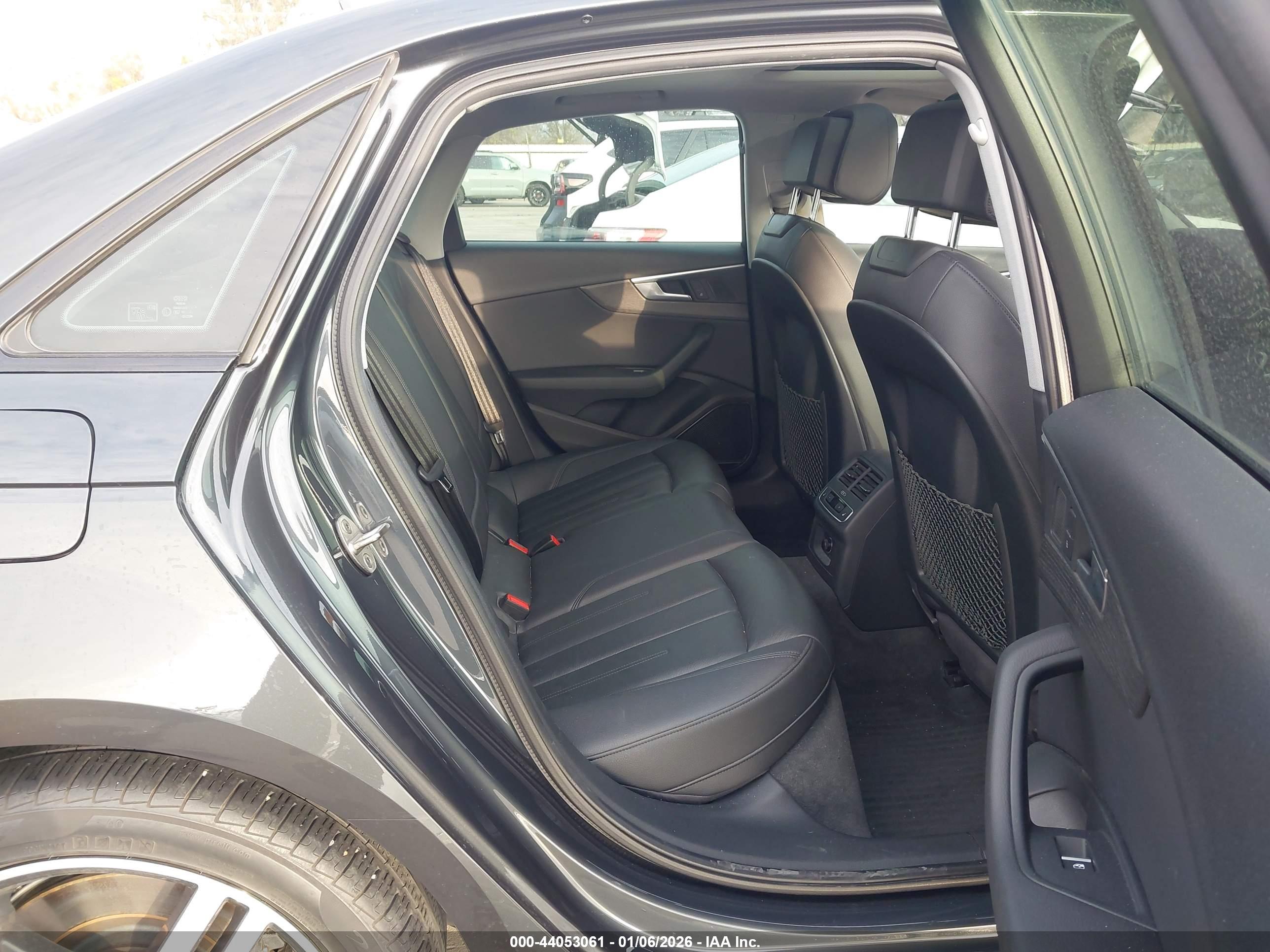 AUDI A4 image 8