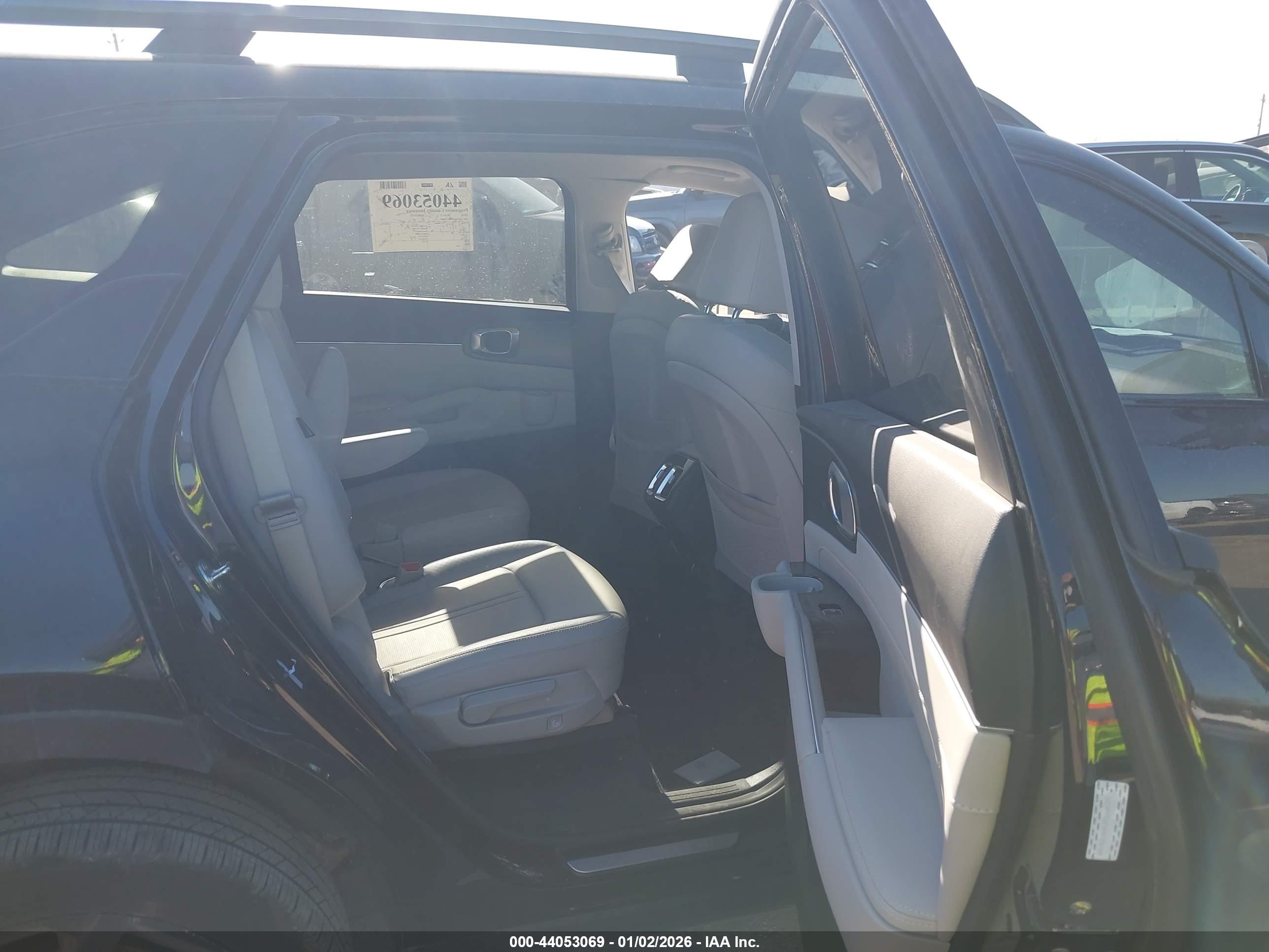 KIA SORENTO image 8