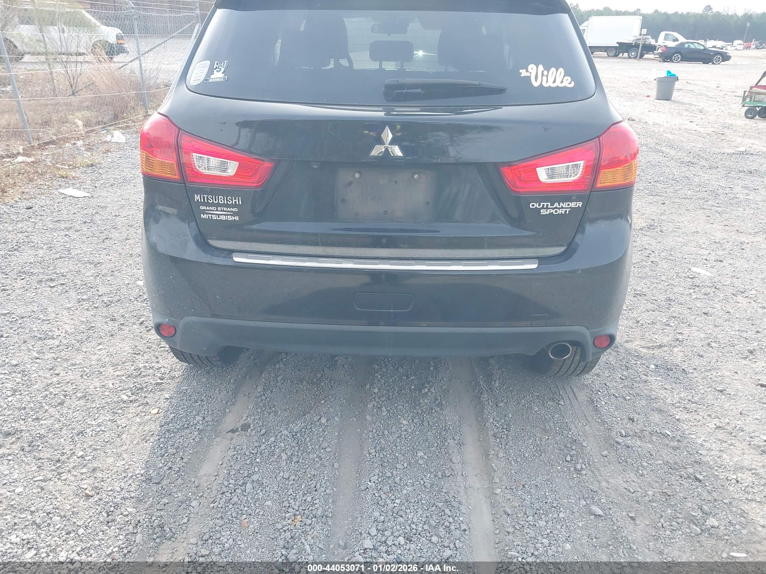 MITSUBISHI OUTLANDER image 6