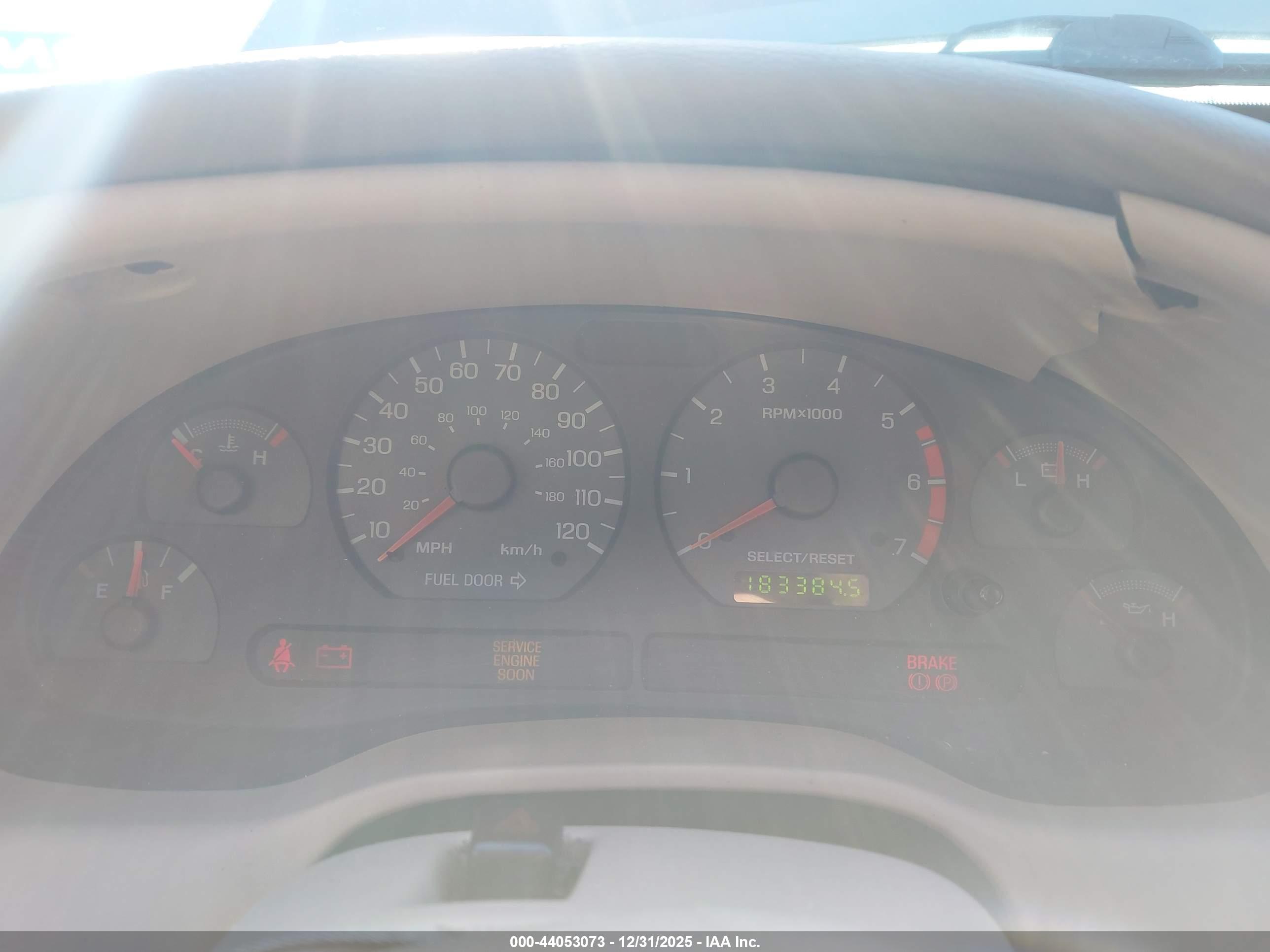 FORD MUSTANG image 7